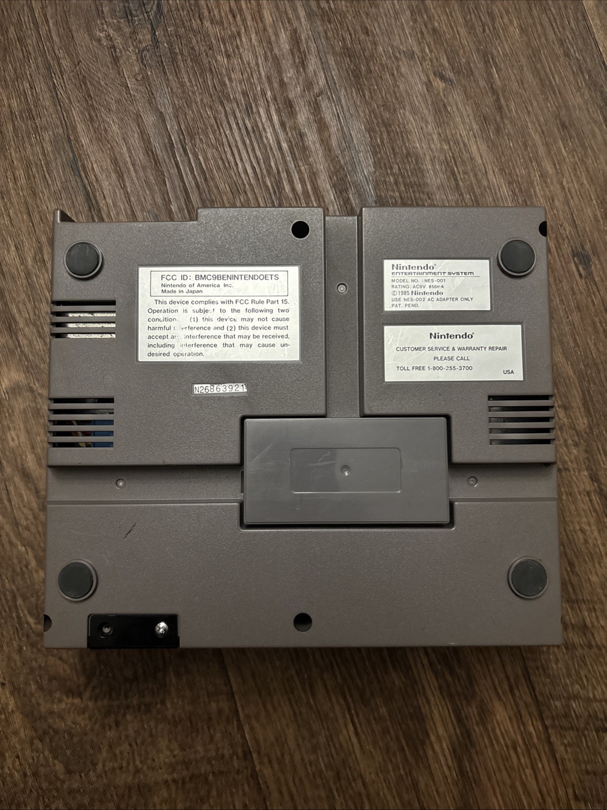 NES-001 W/ 2 Original Controllers and 1 Game