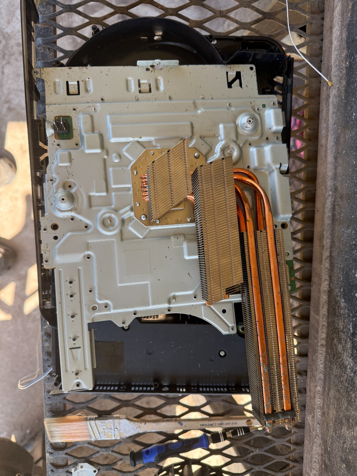 !!FOR PARTS ONLY!! White PS5 Digital, Non-Functional, Heavy Damage