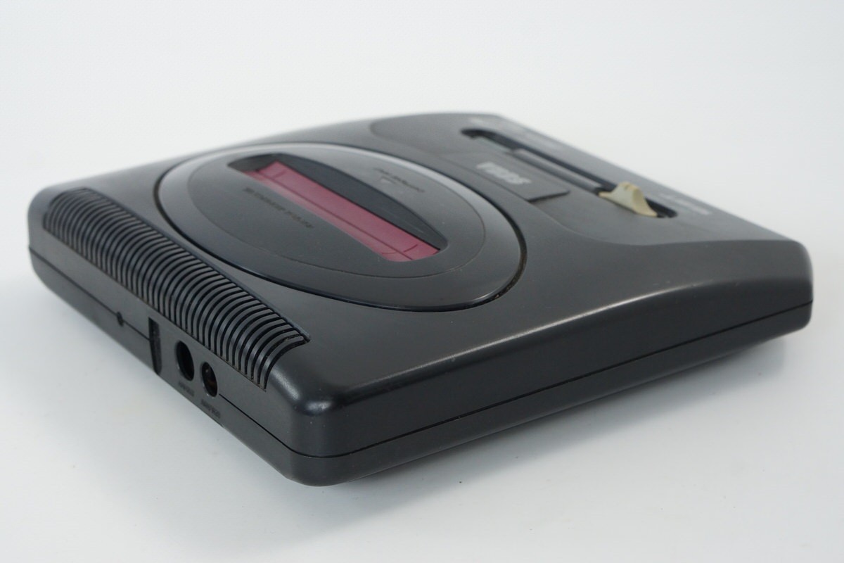 MEGA DRIVE 2 Console «System Only» HAA-2502 Tested JAPAN Game A20031301