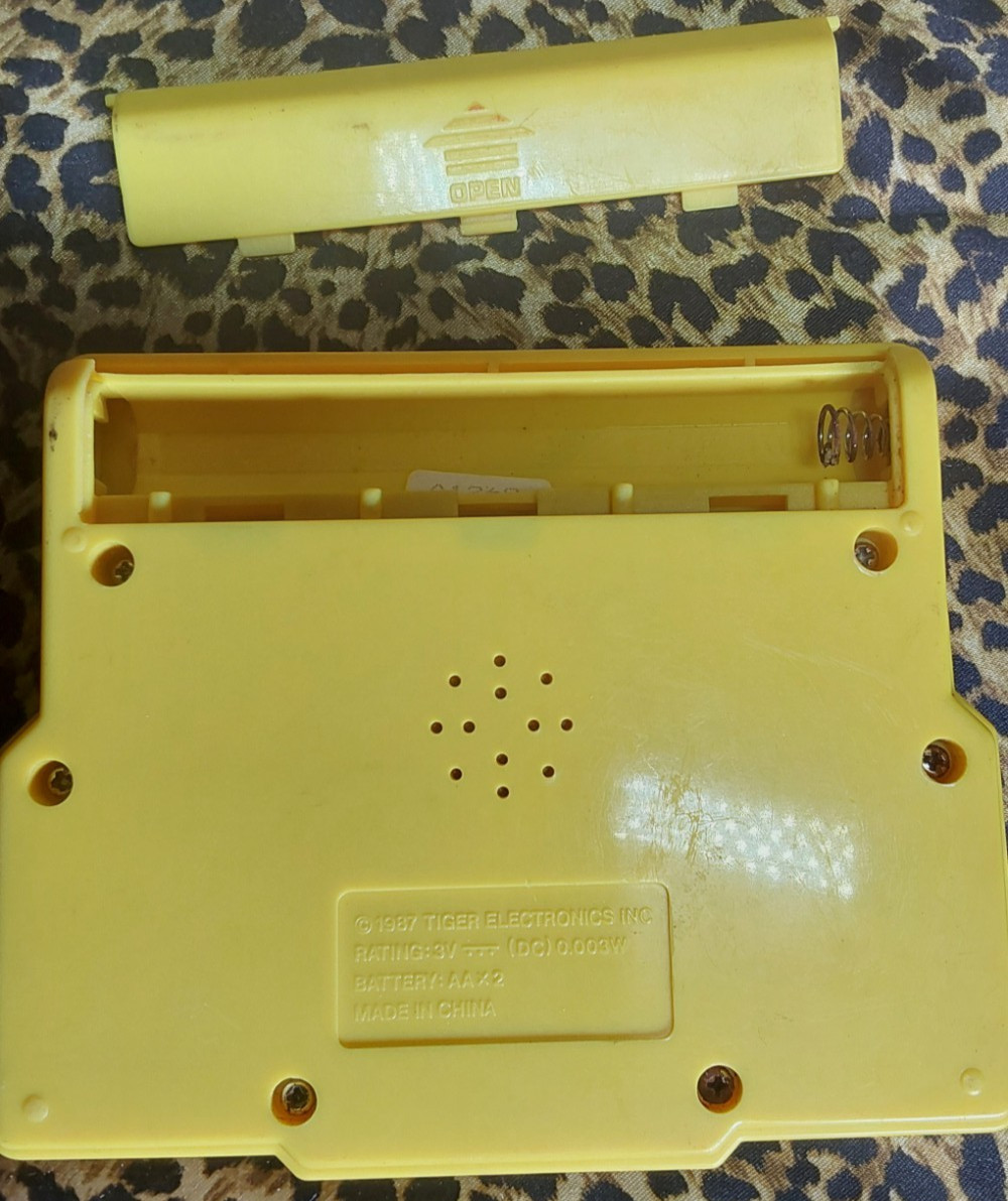 Vintage 1987 Tiger Electronic Handheld Game Skeet Shoot -NOT TESTED