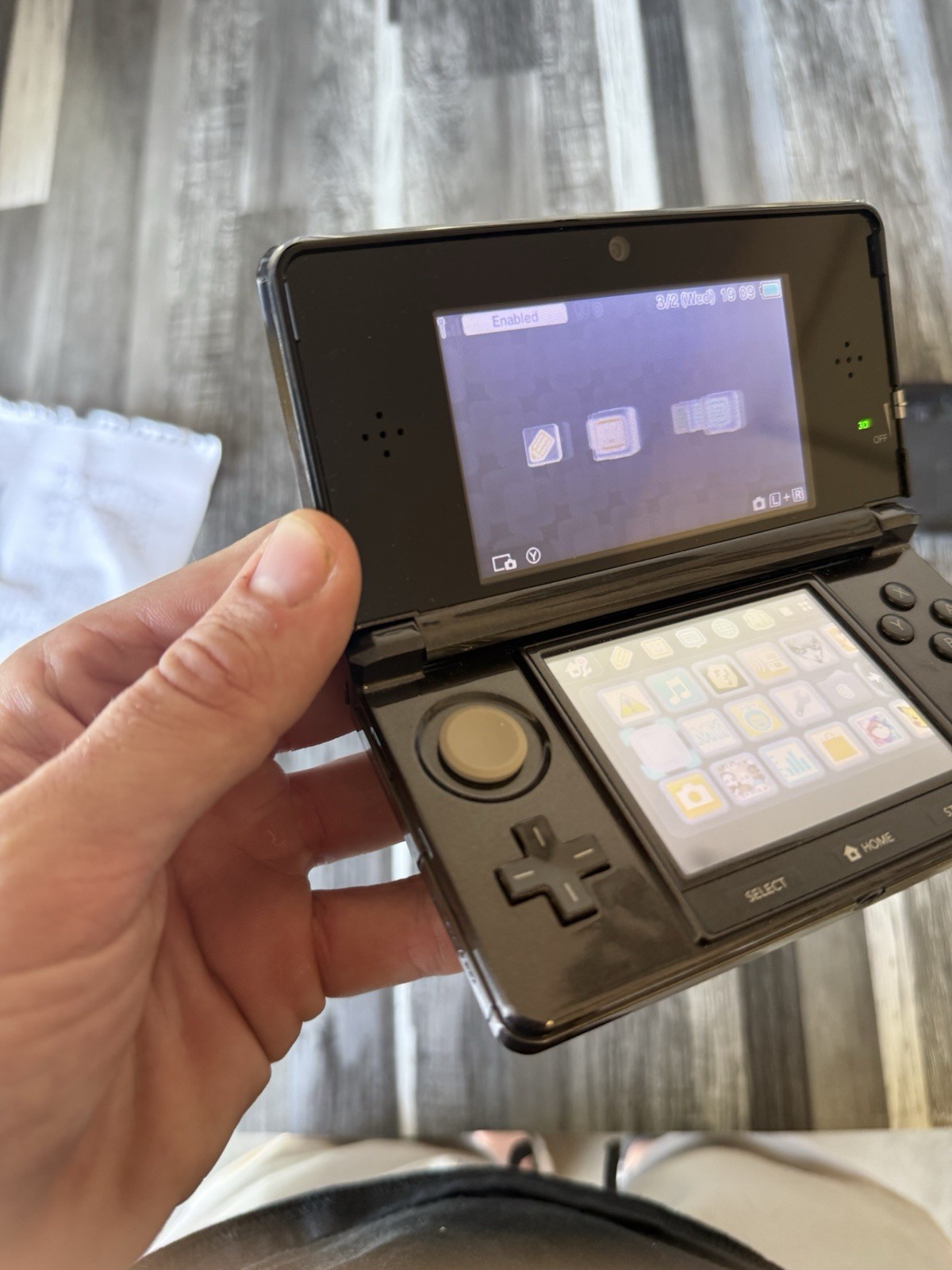 Nintendo 3DS Cosmo Black Console w/ Nintendo Case Tested