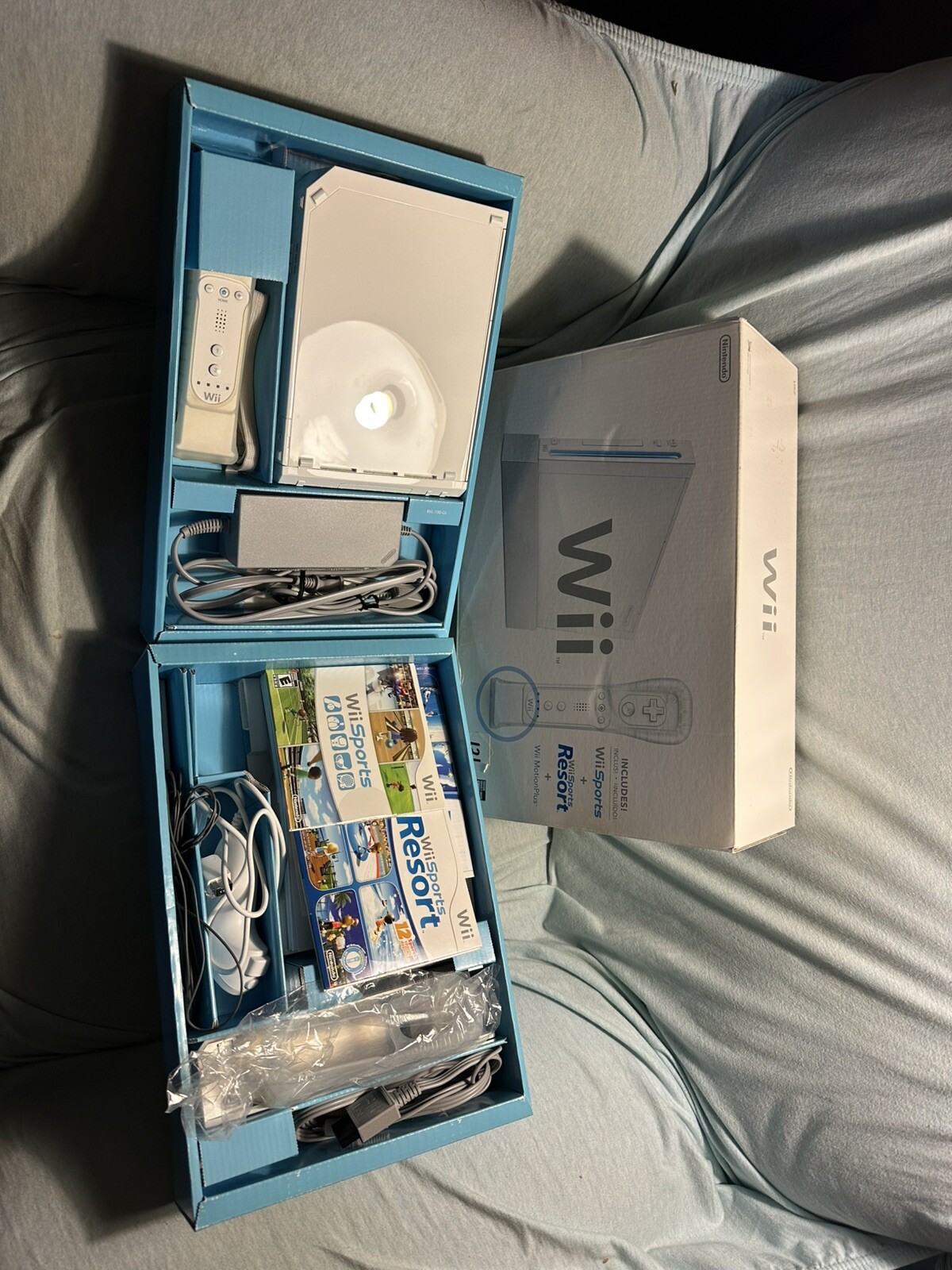 Nintendo Wii (Sports and Resort) *MotionPlus* White Console CIB *Tested* in BOX