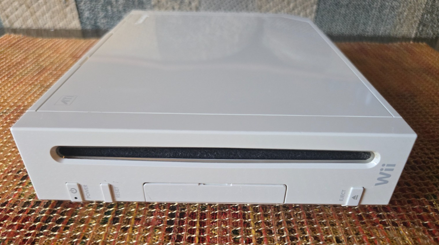 (1) Nintendo Wii White Replacement Console RVL-001 Backwards Compatible TESTED