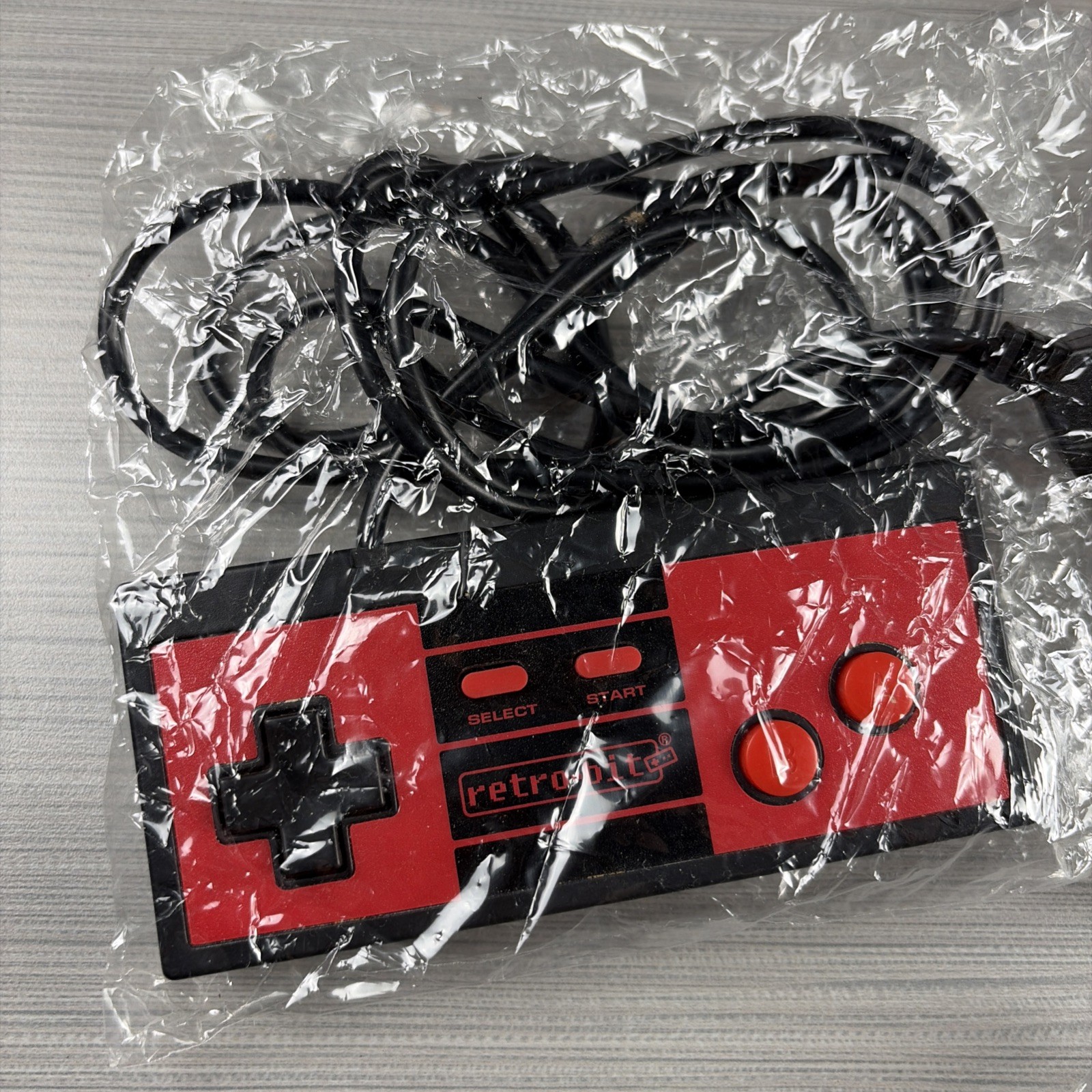 Retro-Bit Duo 2-in-1 Console System for NES/SNES PRE OWNED, 2 CONTROLLERS