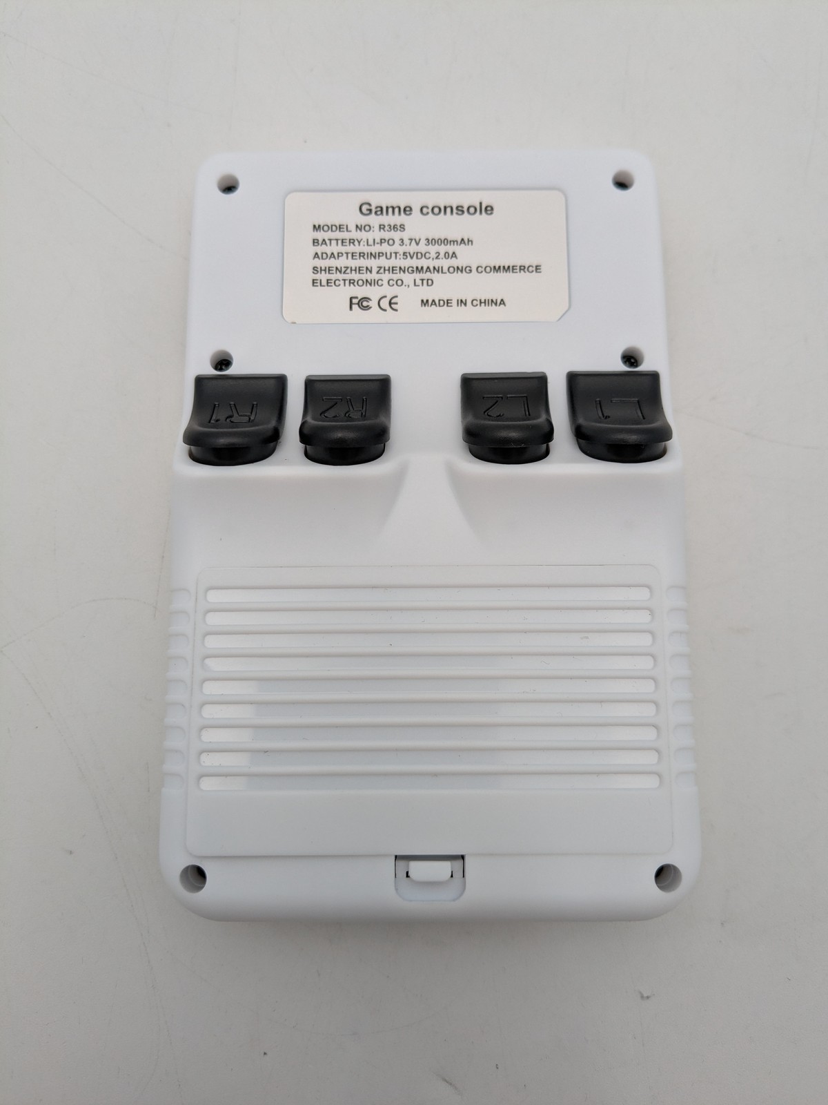 R36S Retro Handheld Gaming Console Built-In Simulator 3.5″ IPS Screen – White