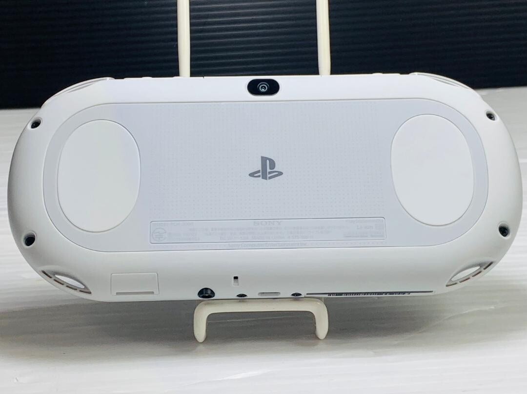 Sony PS Vita PCH-2000ZA22 Glacier White Wi-Fi Game Console Handheld System Boxed