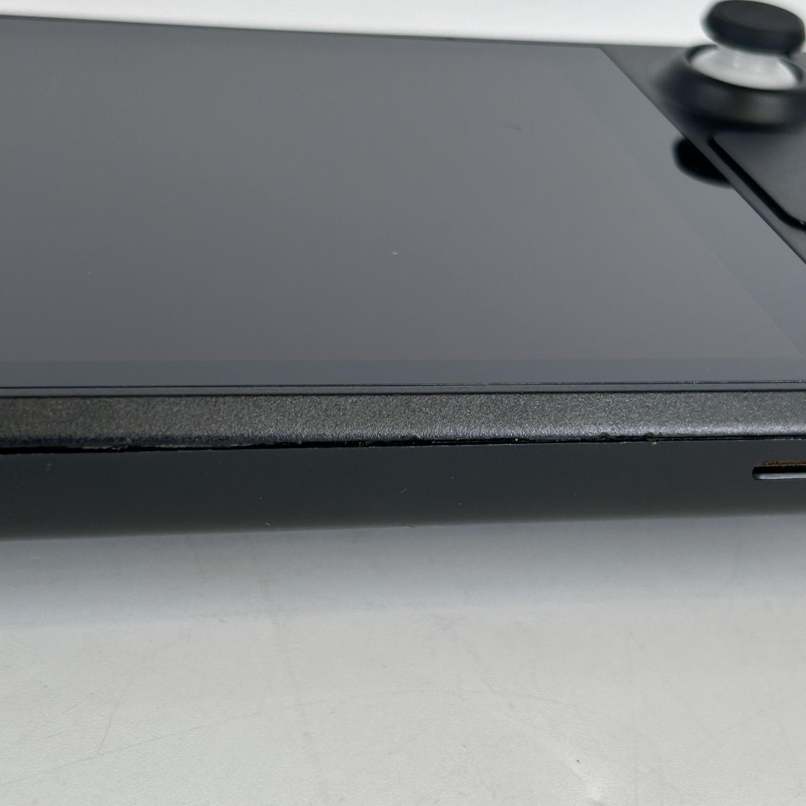 Valve Steam Deck Handheld Console Black 256GB w/ Case/Charger – Good Condition