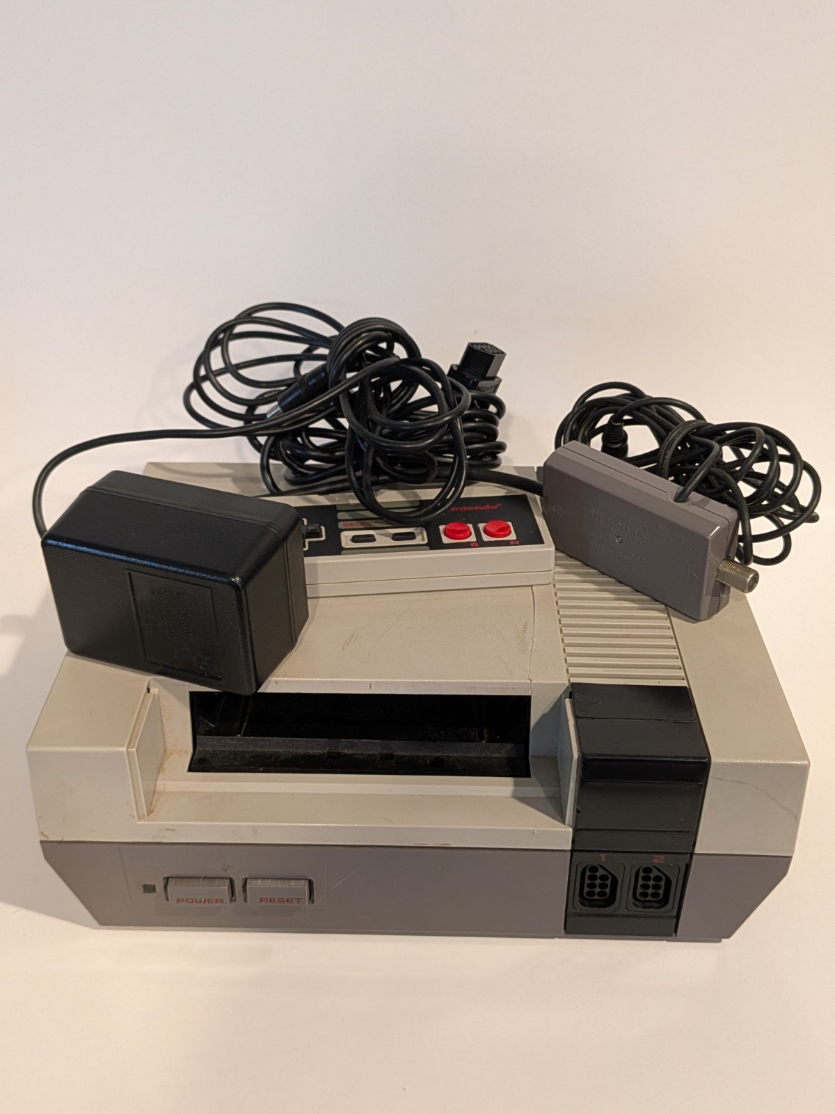 Nintendo Entertainment System NES-001 -FULL Console -TESTED. Missing Door