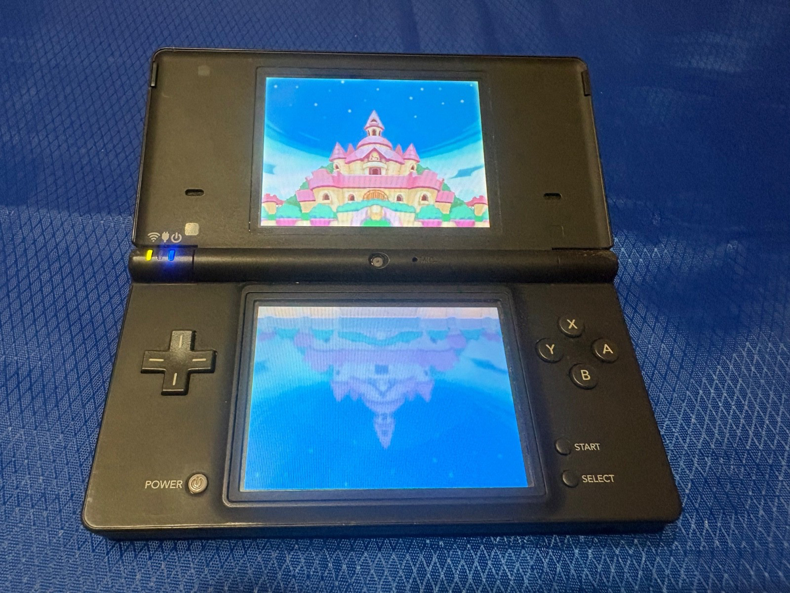 Nintendo DSi Launch Edition Black Handheld System tested and working