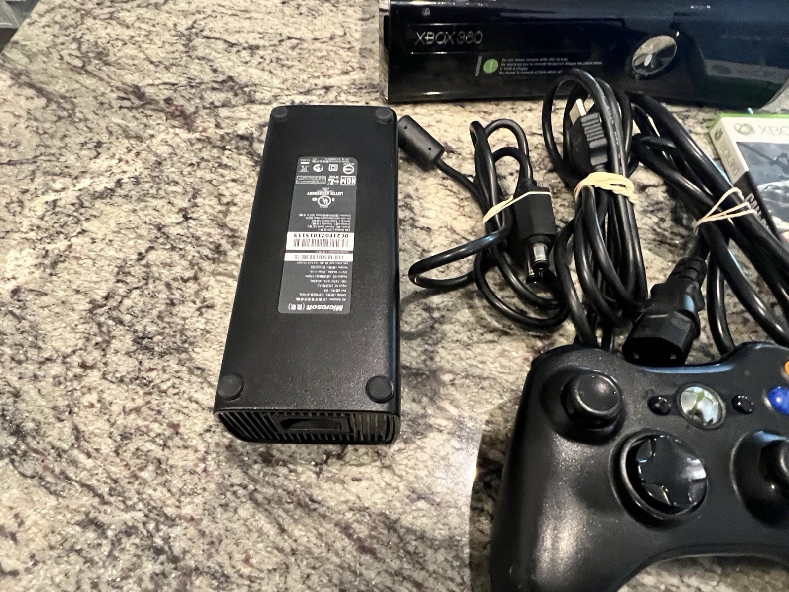 Xbox 360 S Model 1439 250 GB Black Console Bundle:Controller,Cables,Game