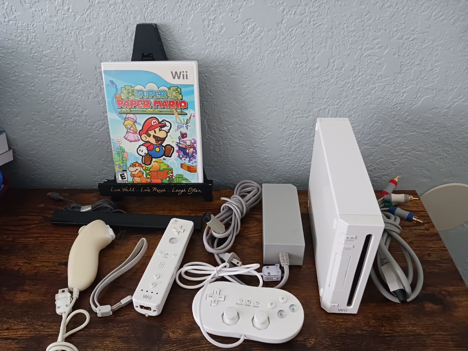 Nintendo Wii Console Bundle (RVL-001) Super Paper Mario GameCube Compatible