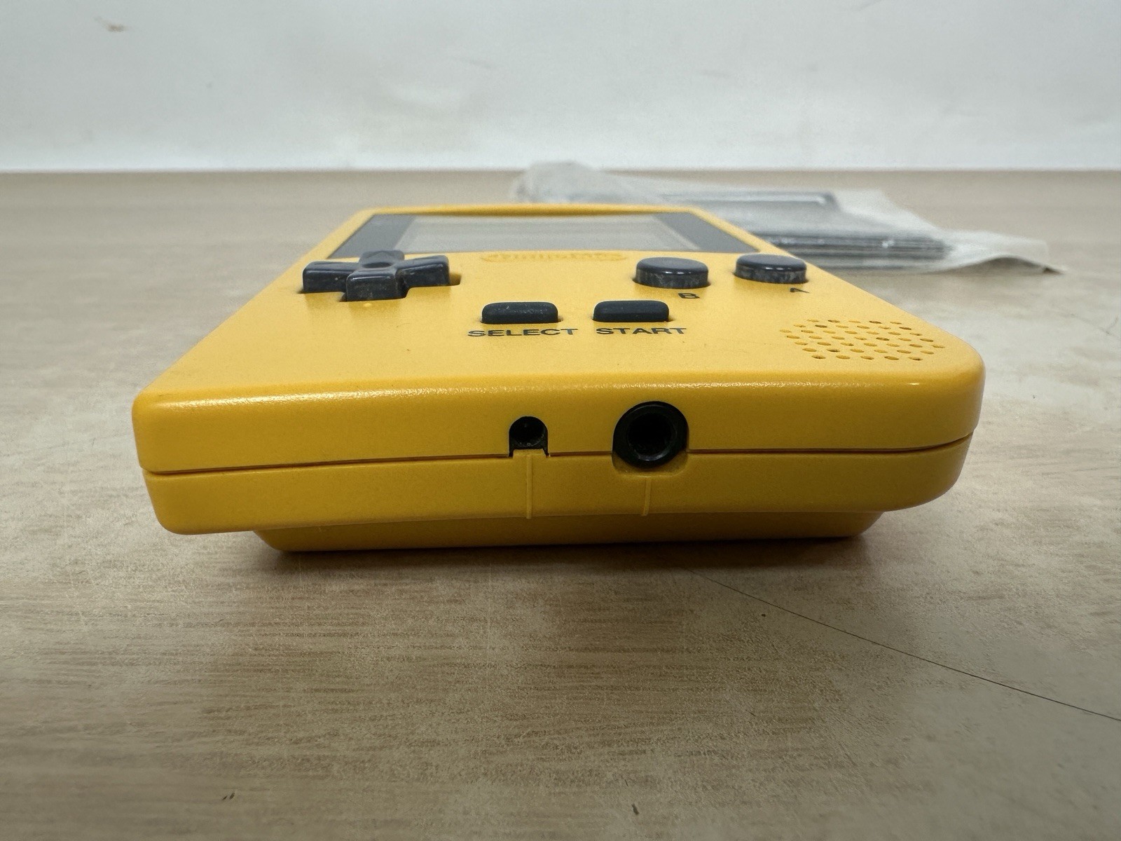 Nintendo Game Boy Pocket MGB-001 w/ Manual – Yellow – 100% OEM – Tested & Works
