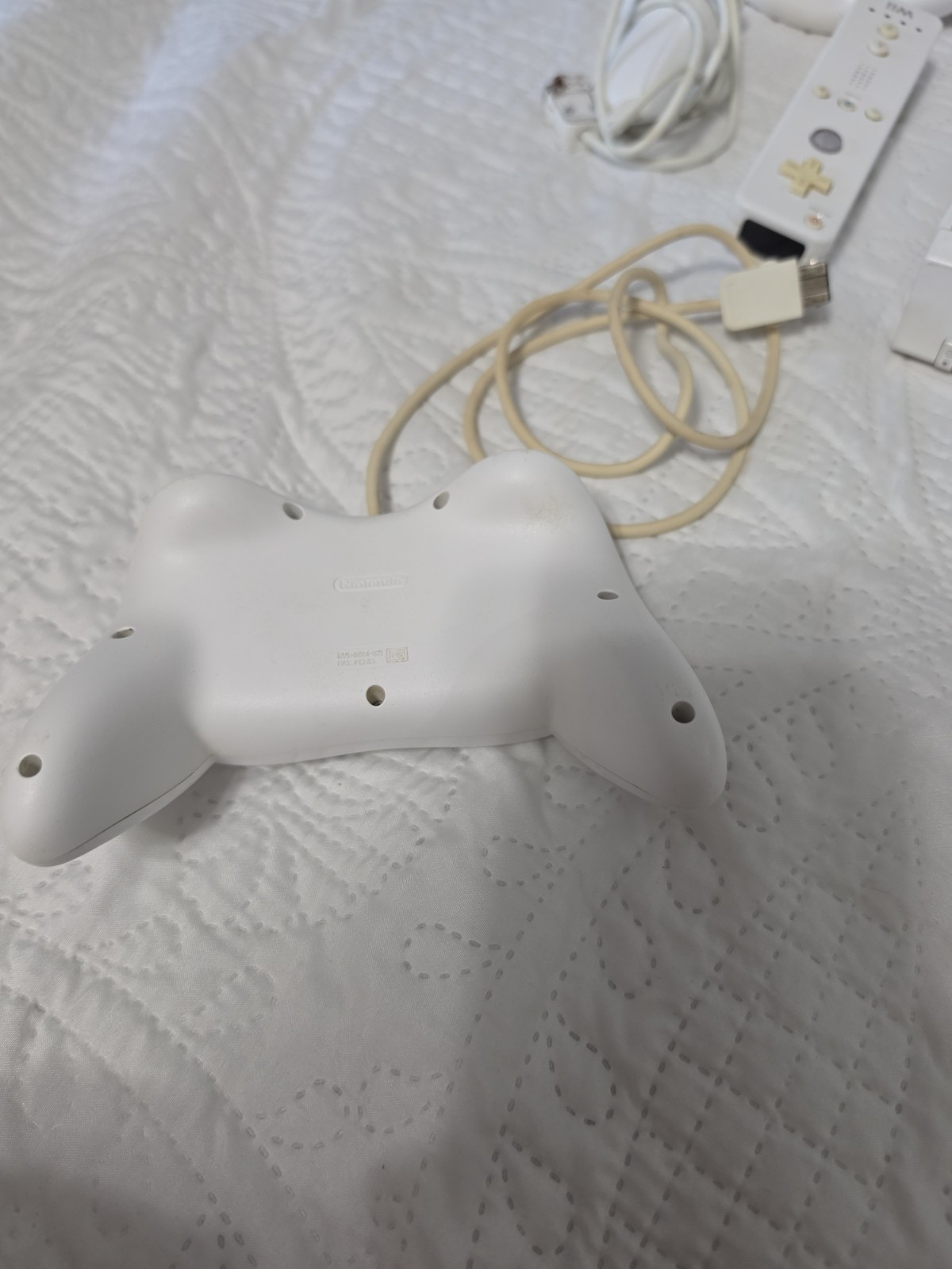 Nintendo Wii White Console Bundle Tested/Working RVL-001 W/assesories