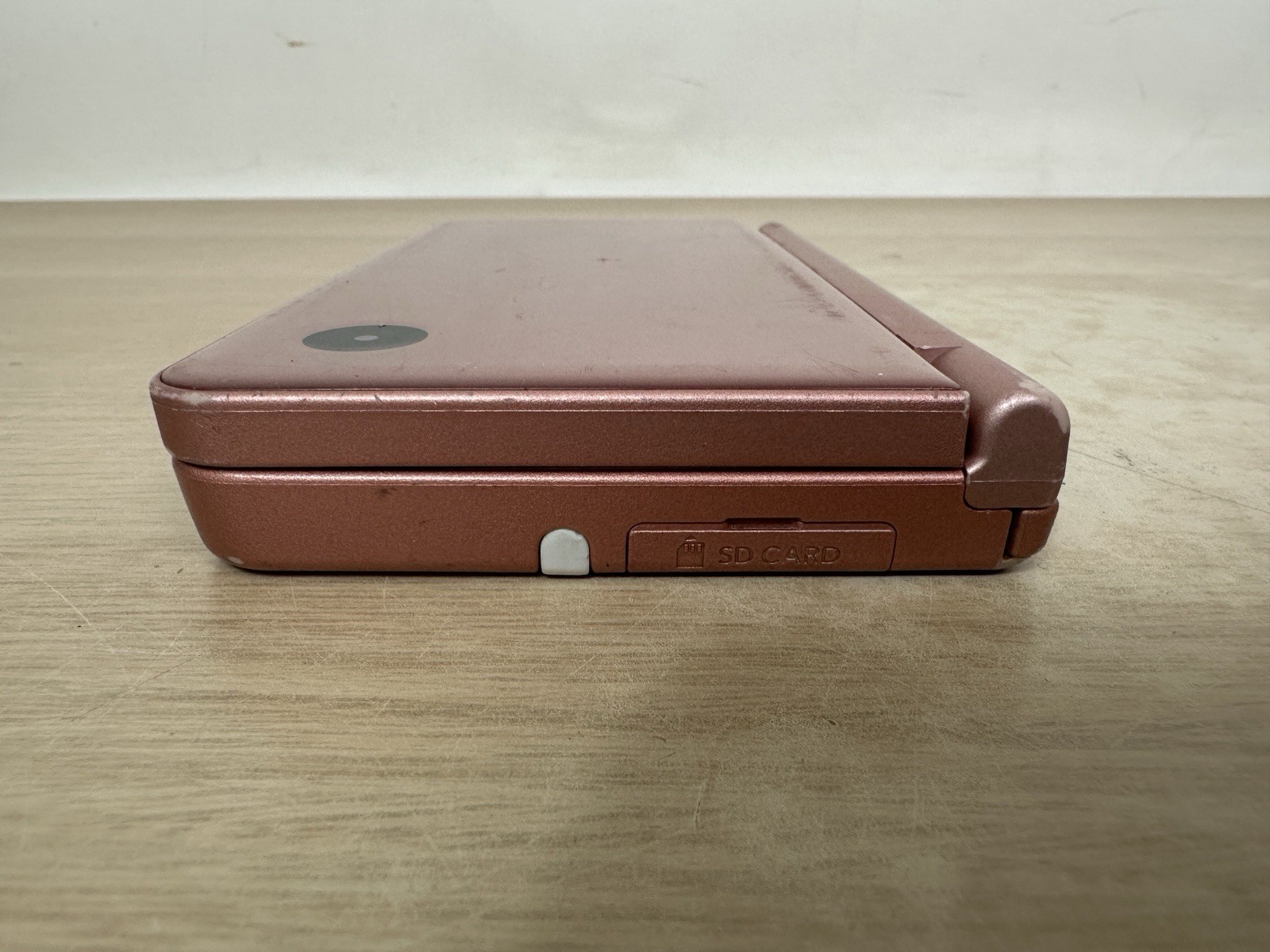 Nintendo DSi XL – Metallic Rose Pink w/ Charger & White Stylus – Tested & Works