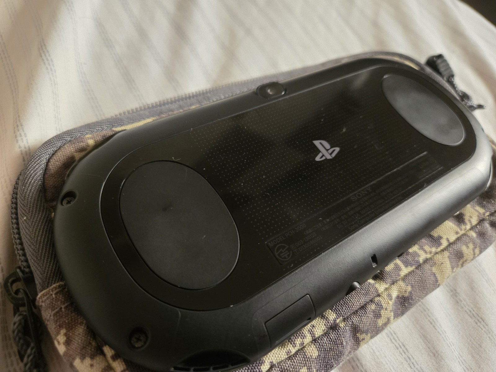 PS Vita 2000 Black