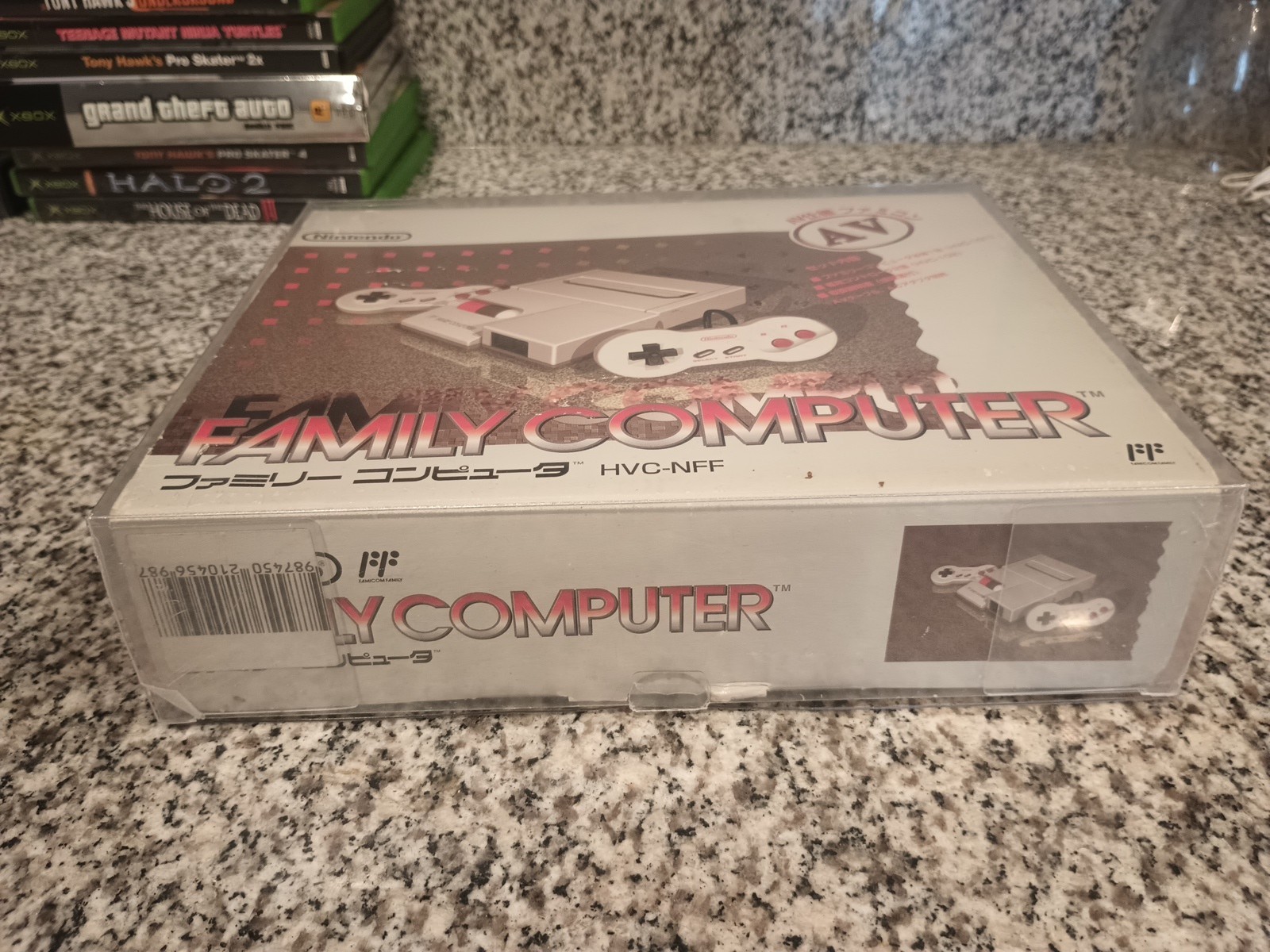 NEW Nintendo Famicom AV HVC-101 Console *GREAT BOX – COLLECTORS ITEM*