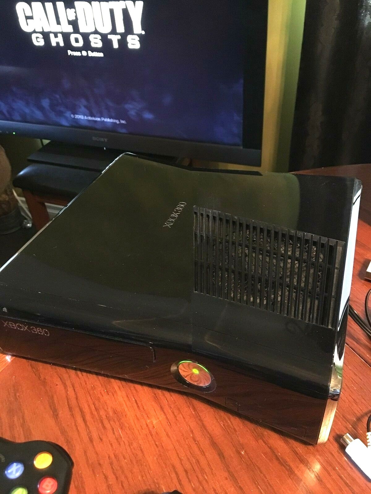Microsoft Xbox 360 S Console w/250GB Gloss Black 2 Controllers + 8 games + HDMI