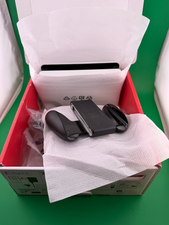 Nintendo Switch OLED Console White Joy-Con Complete in Box