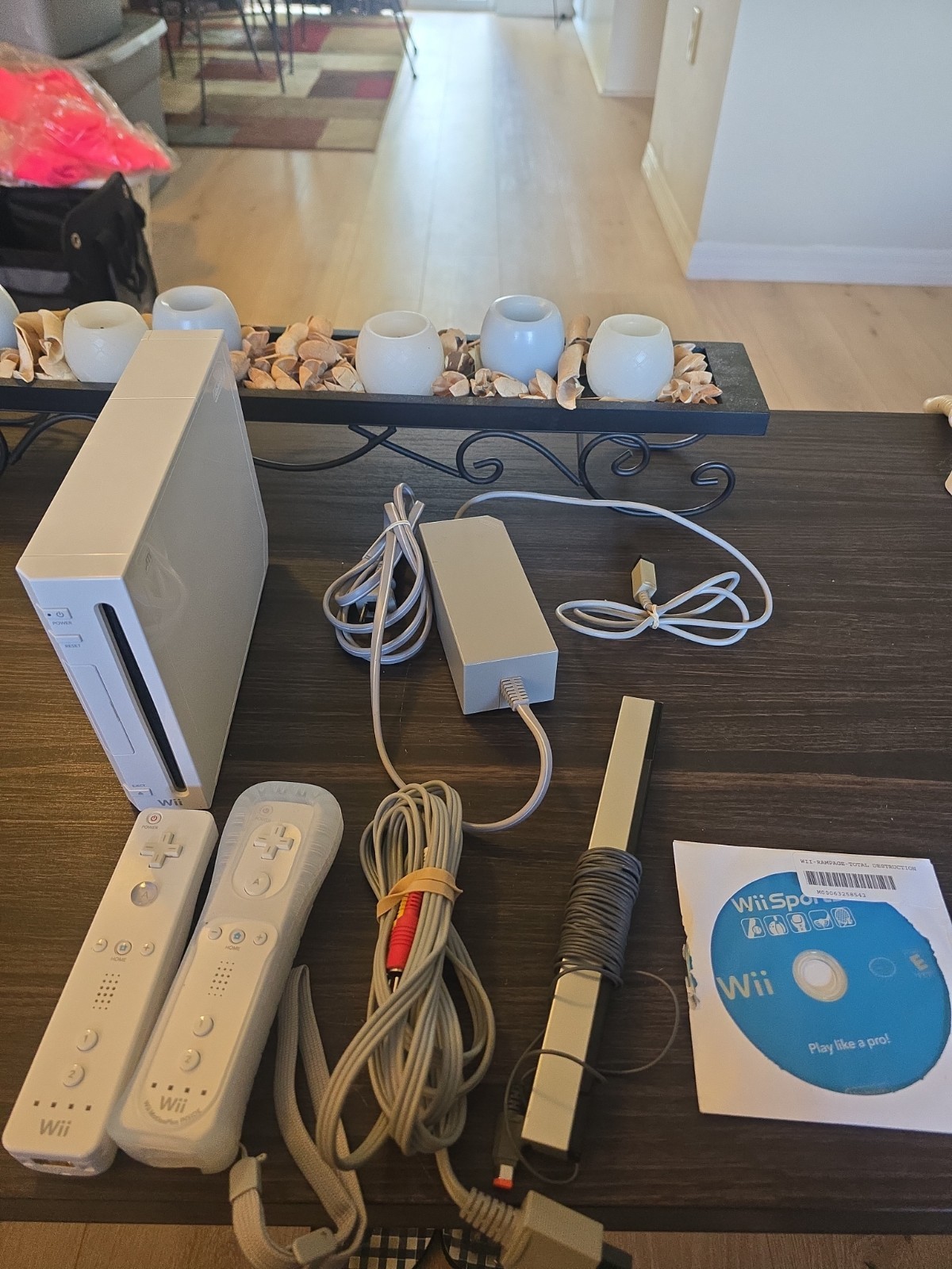 Nintendo Wii RVL-001 White Console w/ 2 Controllers Cables Wii Sports Tested