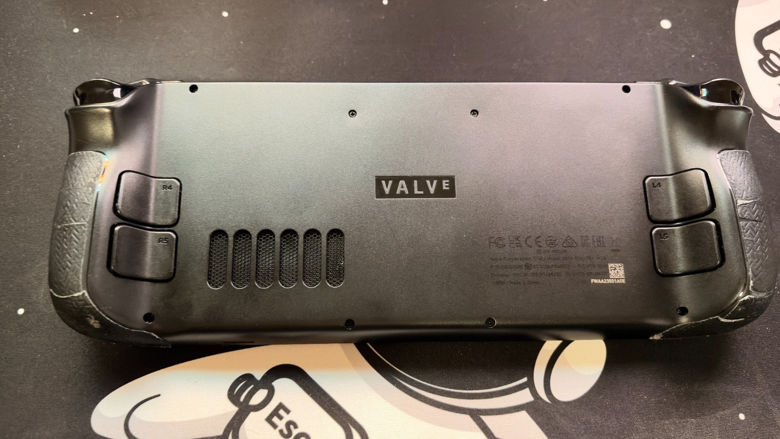 Valve Steam Deck LCD 1TB SSD Handheld Console – Excellent Condition w/ Case