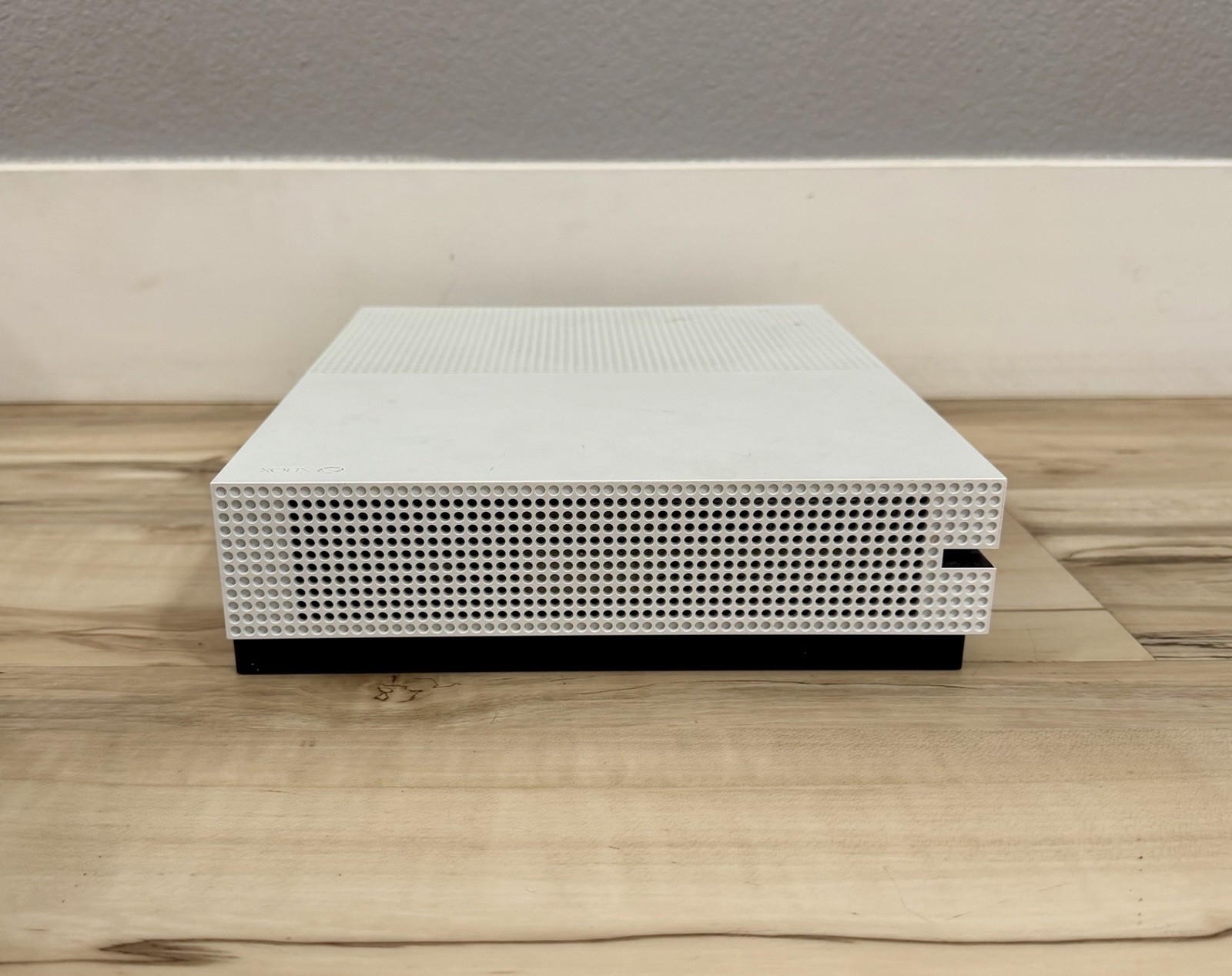 Microsoft Xbox One S Console 1681 Bundle W/ Controller + 5 Games – Working