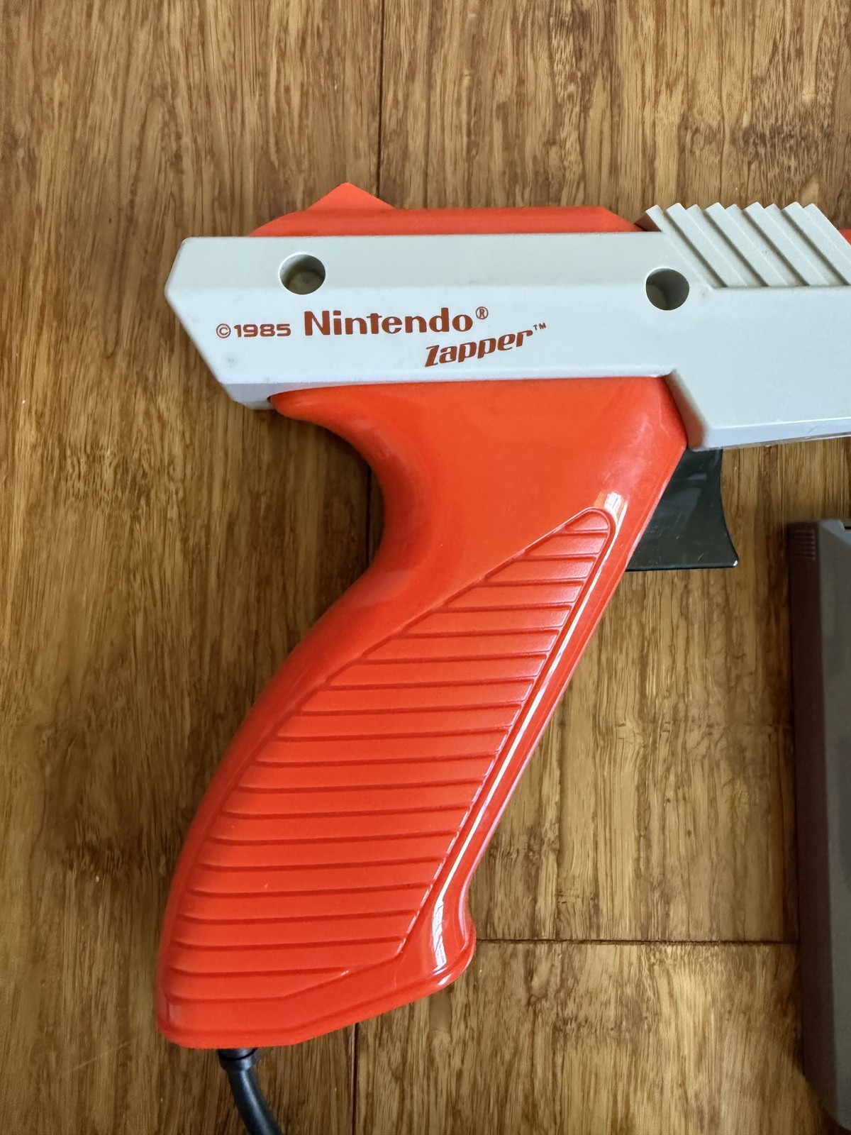 Nintendo NES Console Bundle • 2 Controllers • Zapper • Mario Duck Hunt • OEM