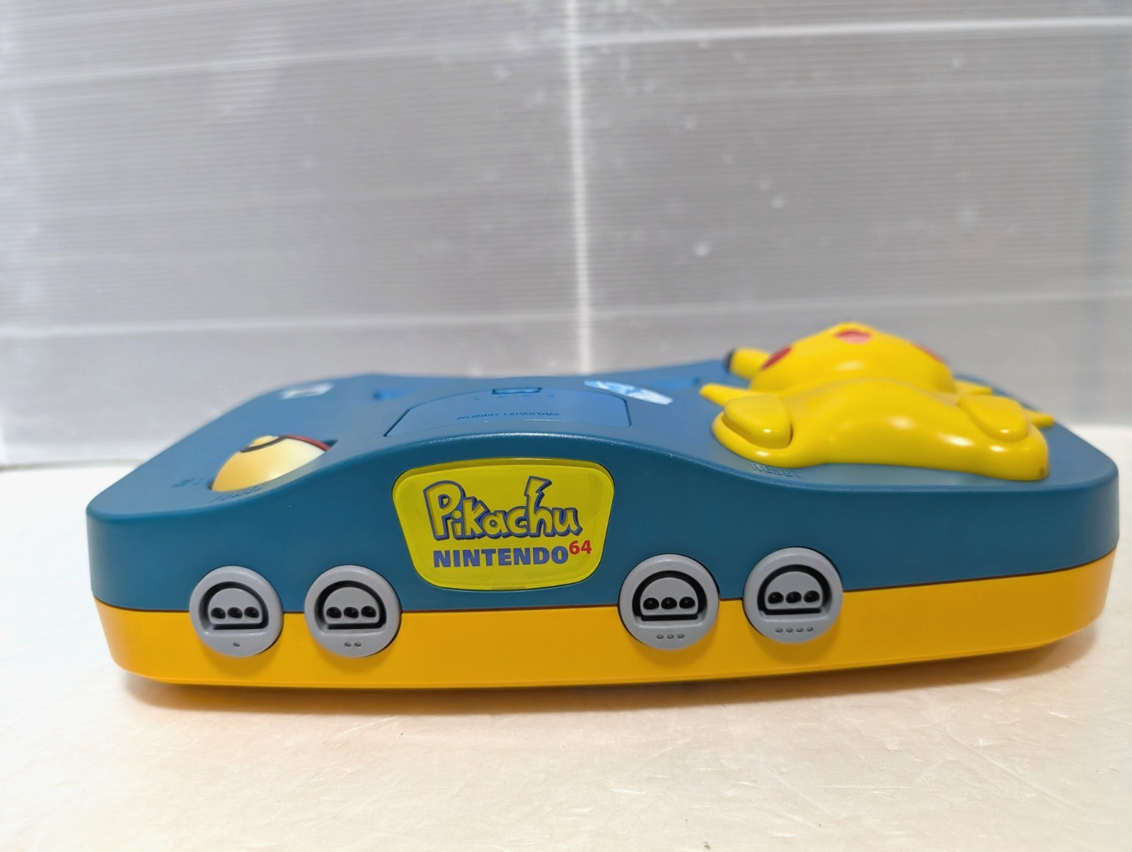 Nintendo 64 Pokemon Pikachu Region Free Console 2Controllers N64 japan