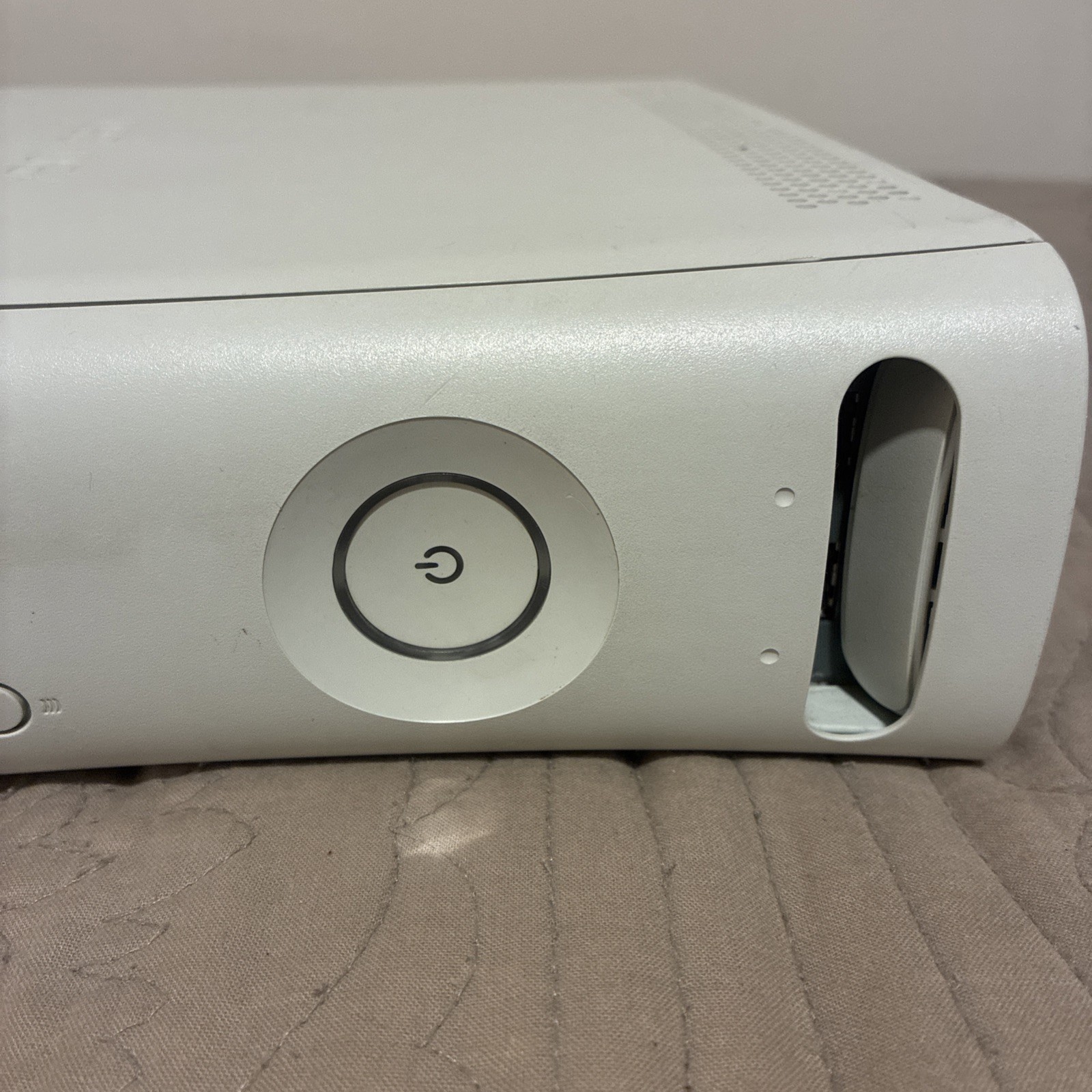 Microsoft Xbox 360 White Console Only – No Cables or Accessories Untested