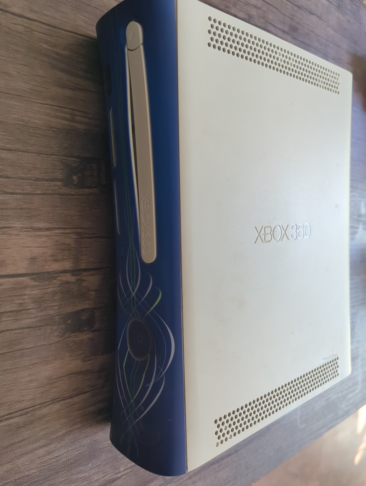 Original Microsoft XBox 360 System CONSOLE ONLY FAT For Parts Or Repair.