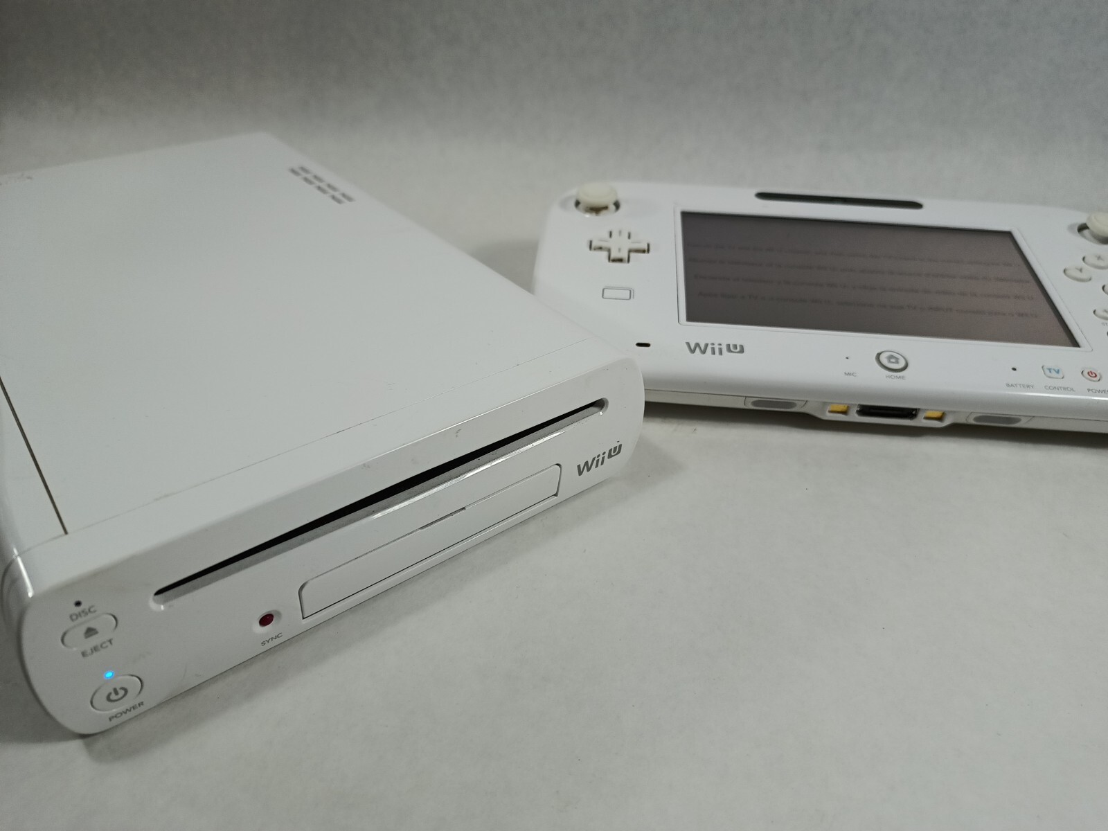 Nintendo Wii U 8GB Handheld System Mario Kart 8 Super Mario 3d World