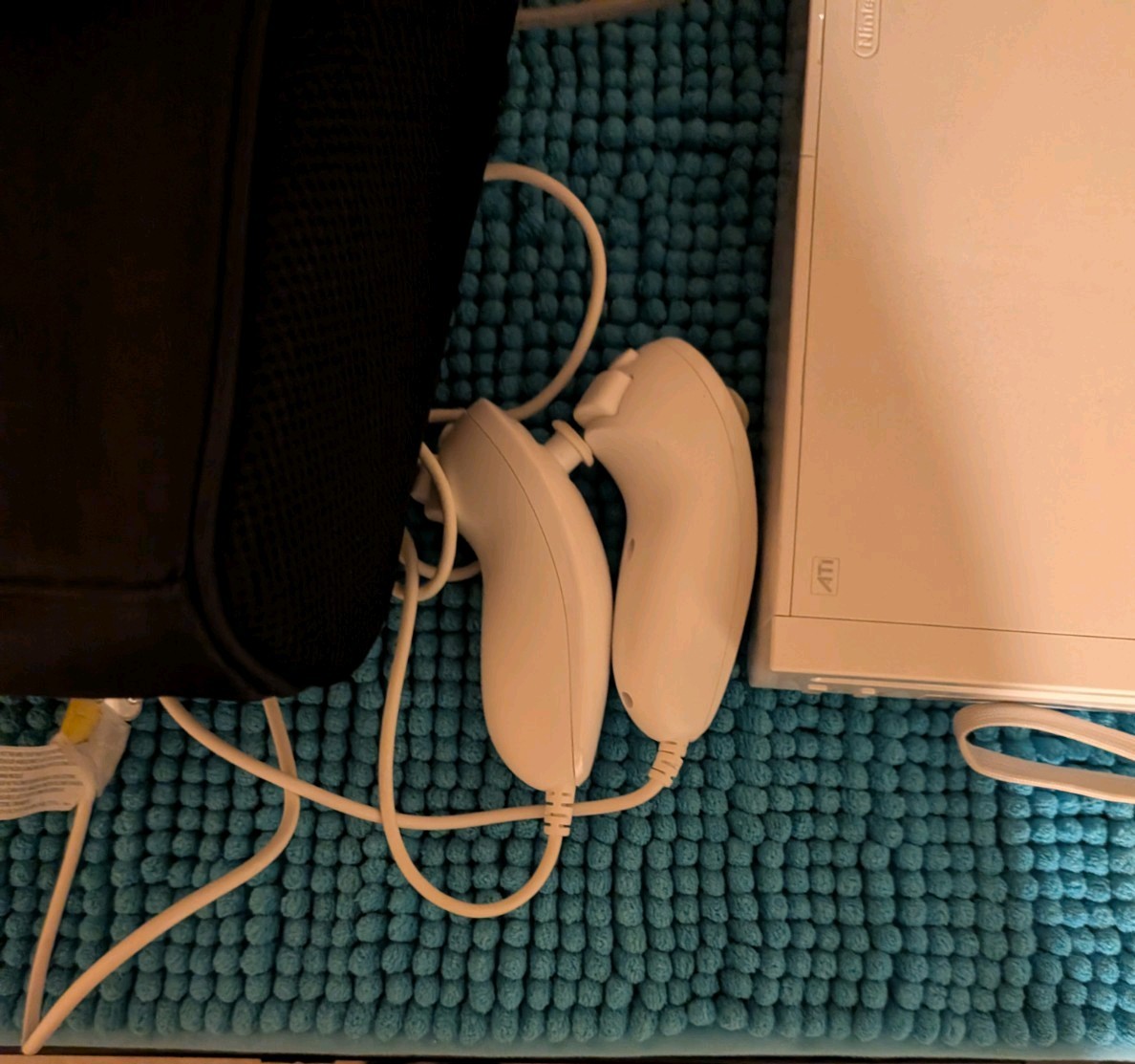 Nintendo Wii Gaming Console RVL-001 (USA) 2 Controller Tested Work Bag