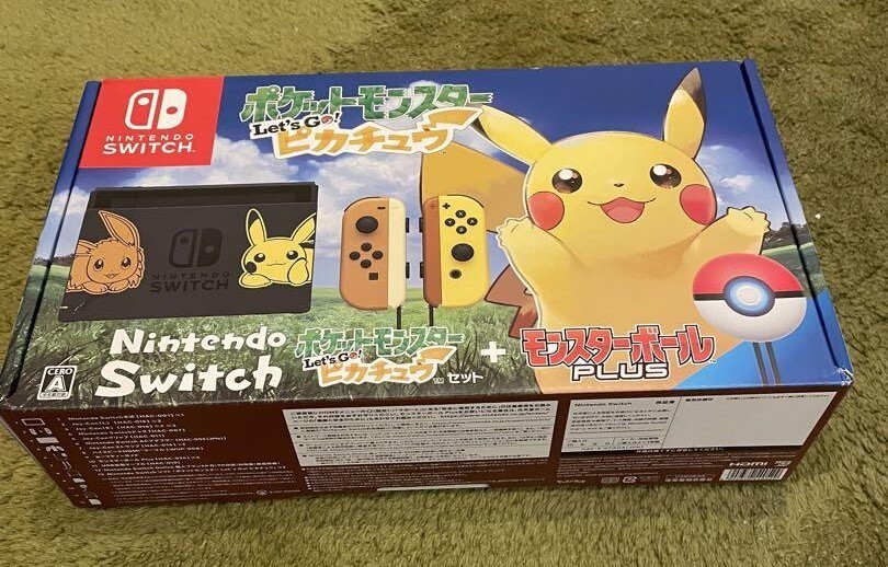 Nintendo Switch Pikachu Edition Pokemon Let’s Go! Pikachu + Poke Ball Plus