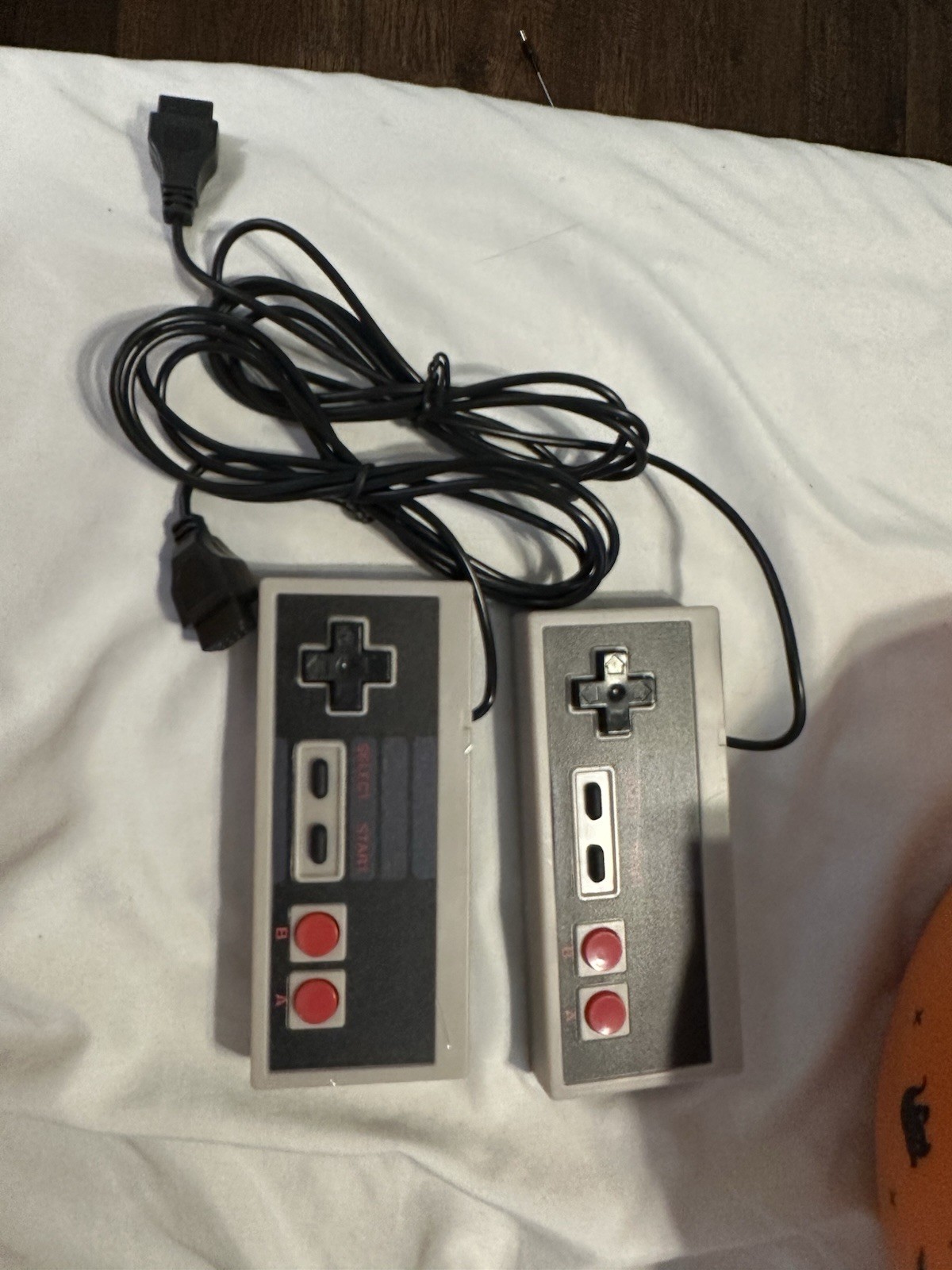 Mini Game Anniversary Edition Console 620 Games 2 Controllers RCA Plug & Play