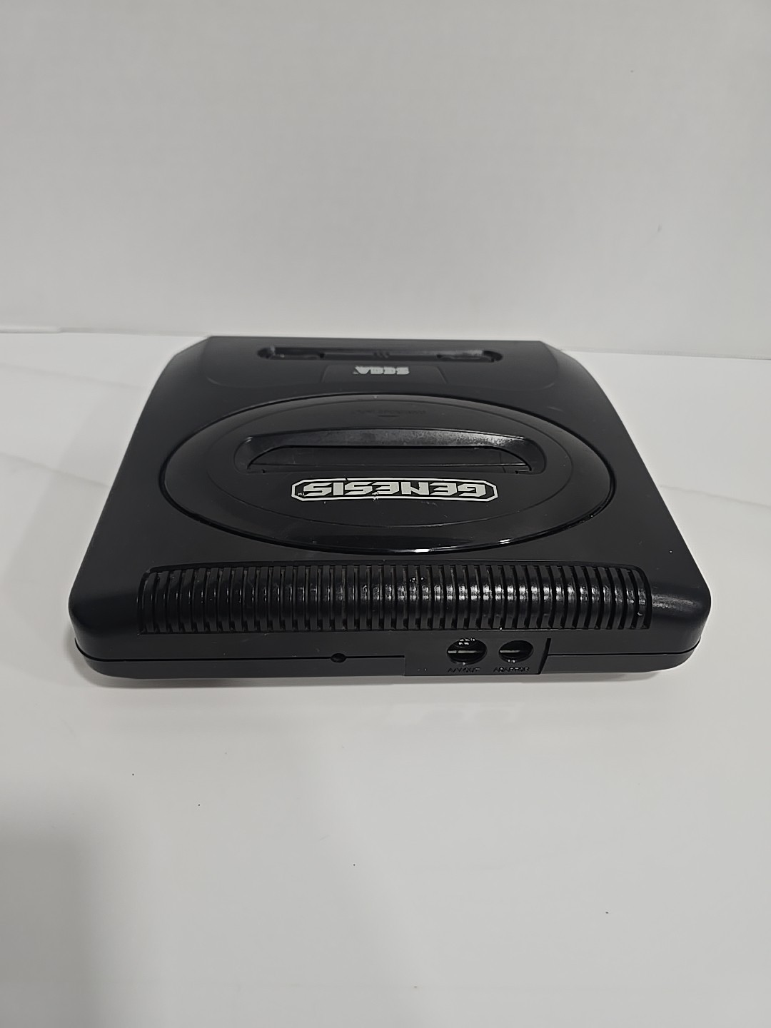 Sega Genesis II Console Model 1631 + 1 Controller & Sonic the Hedgehog 2 TESTED