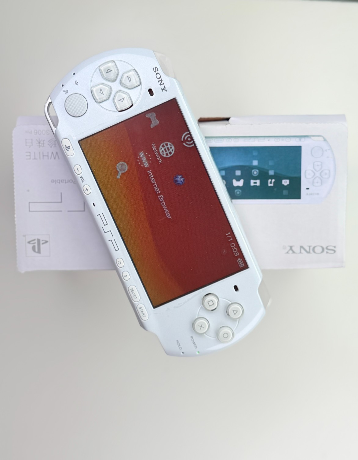psp 3000 pearl white edition