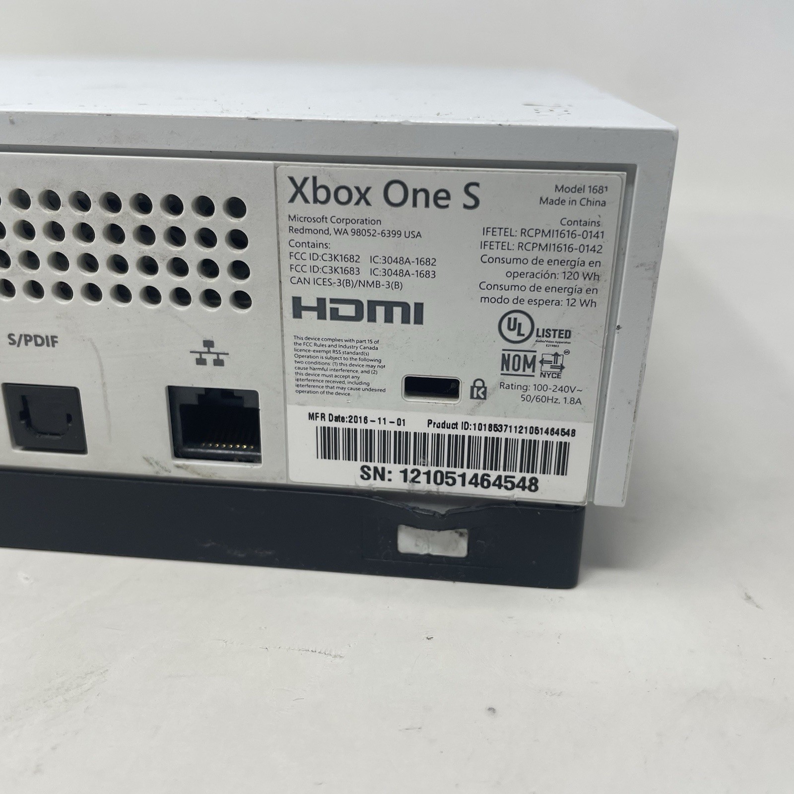NO POWER – Xbox One S 500GB Model 1681 – FOR PARTS OR REPAIR With Controller