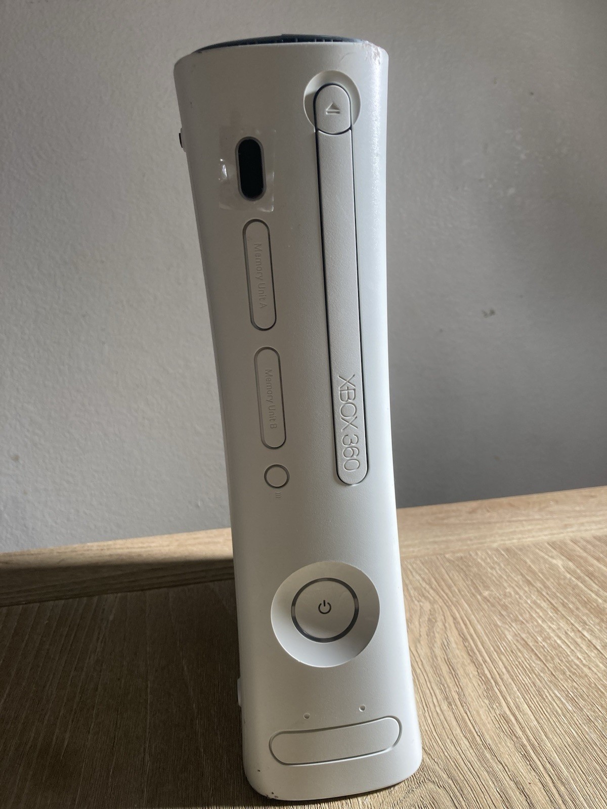 Microsoft Xbox 360 Pro 20GB Home Console – power brick , Wireless a/b/g And VGA