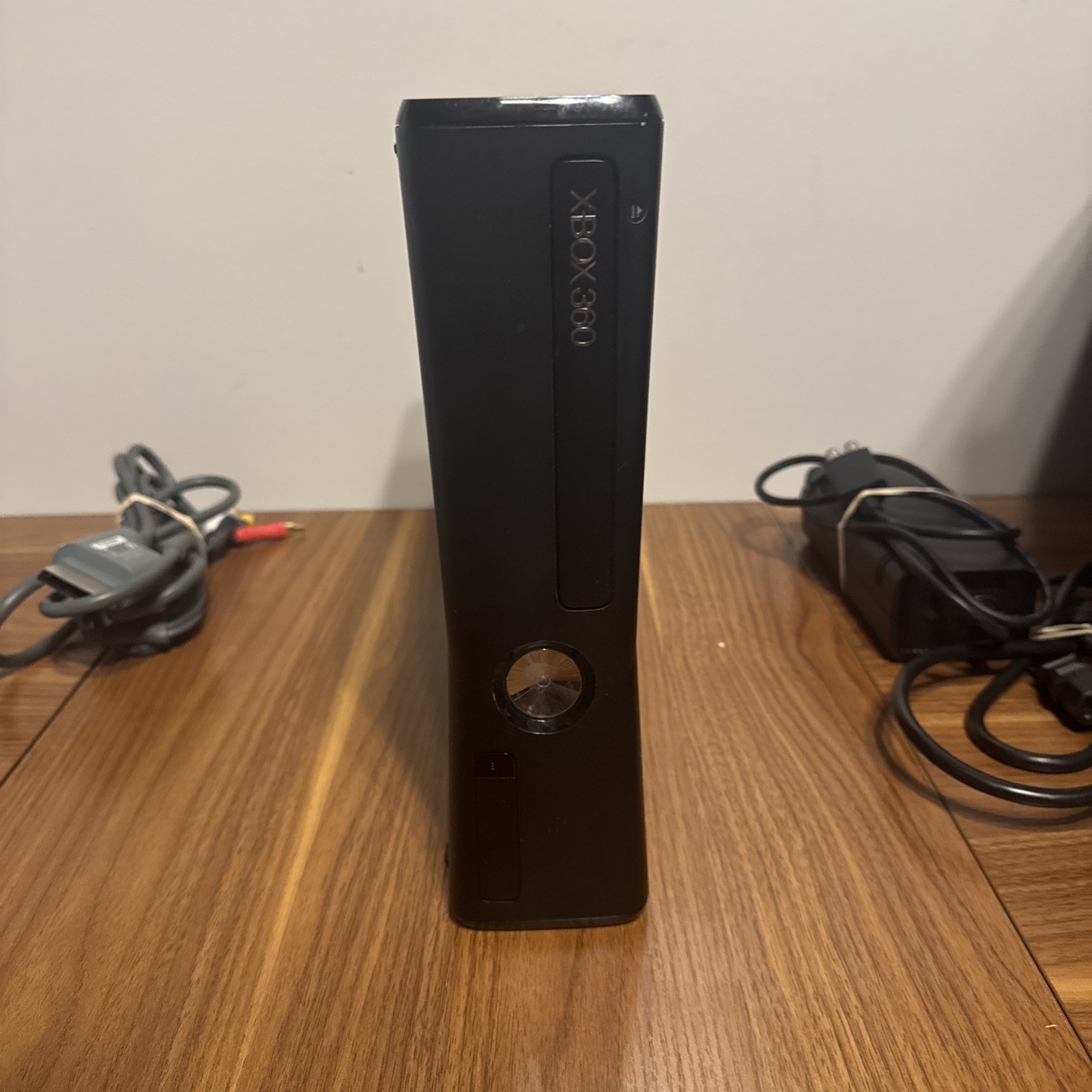 Xbox 360 Slim 4GB Black No Controller Tested and Working Come with Cords & Game