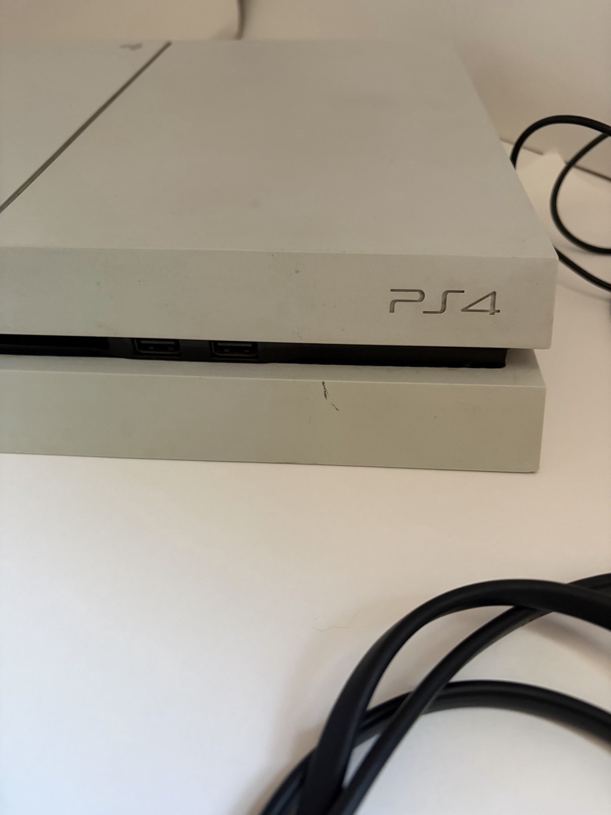 Sony PlayStation 4 PS4 White 500GB Console OEM Controllers Cords x7 Games Bundle
