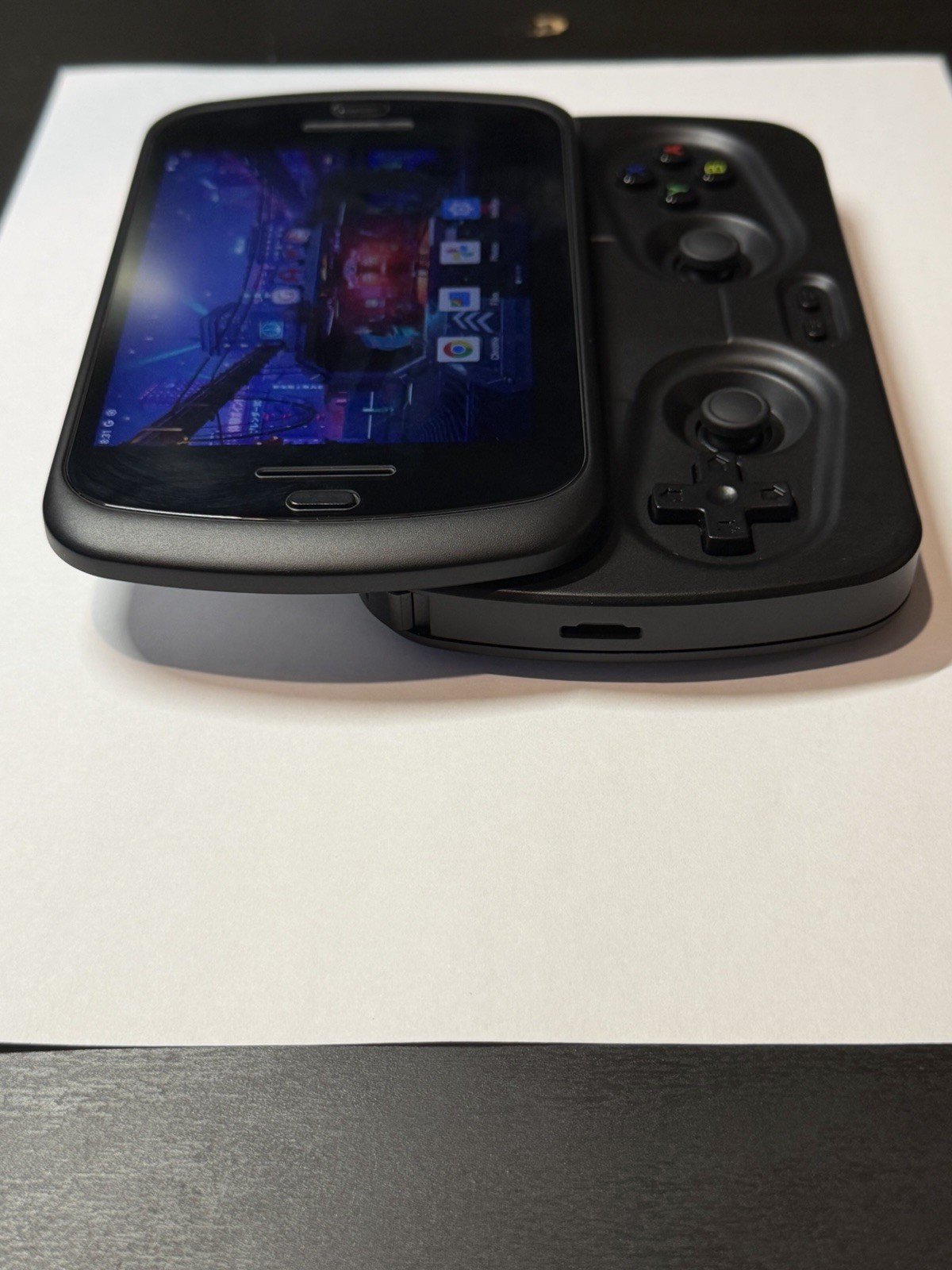 ANBERNIC RG Slide Android13 Handheld Game Console 4.7″ + Screen Prot – Excellent