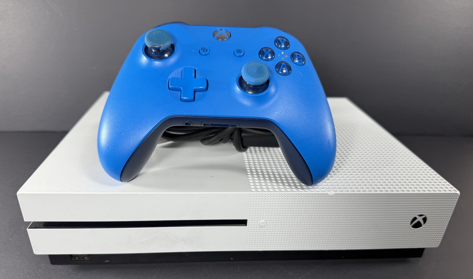 Microsoft Xbox One S Console 1TB Model 1681 + Controller + Cables – Working