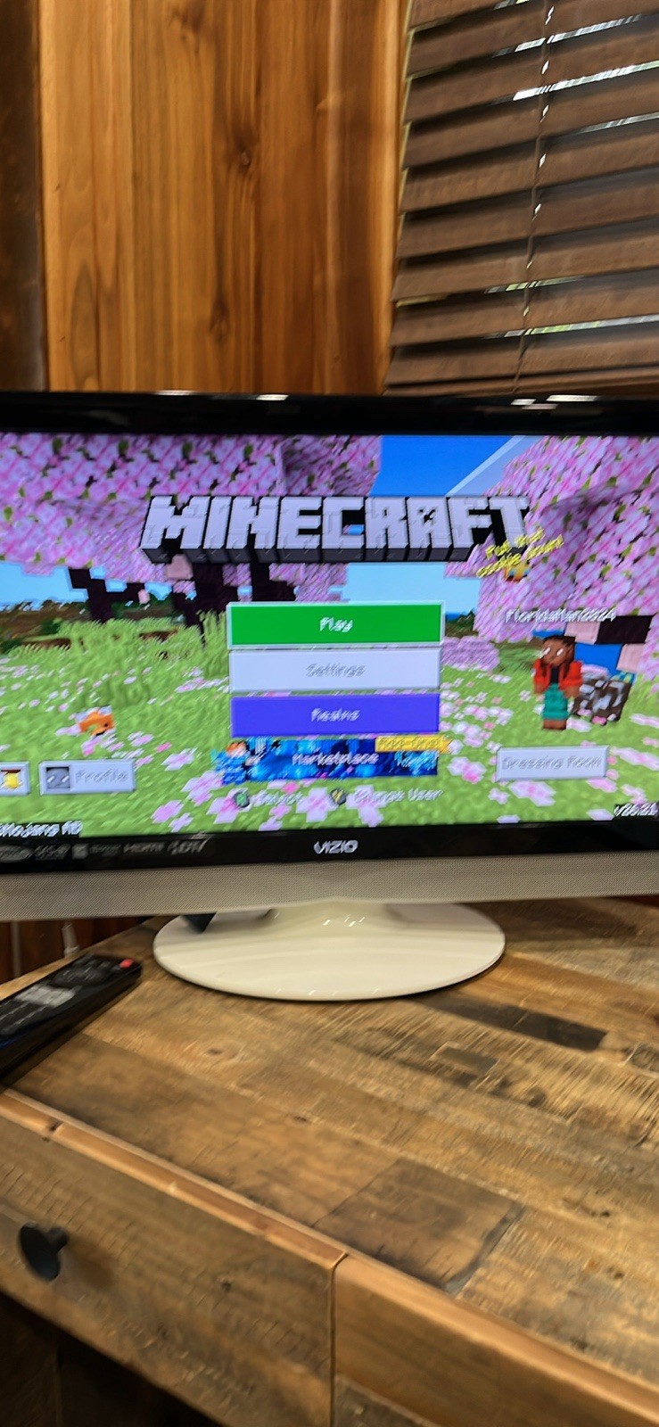 Microsoft Xbox One S 1TB Console – White Model 1681 w/Controller, Cords & Game