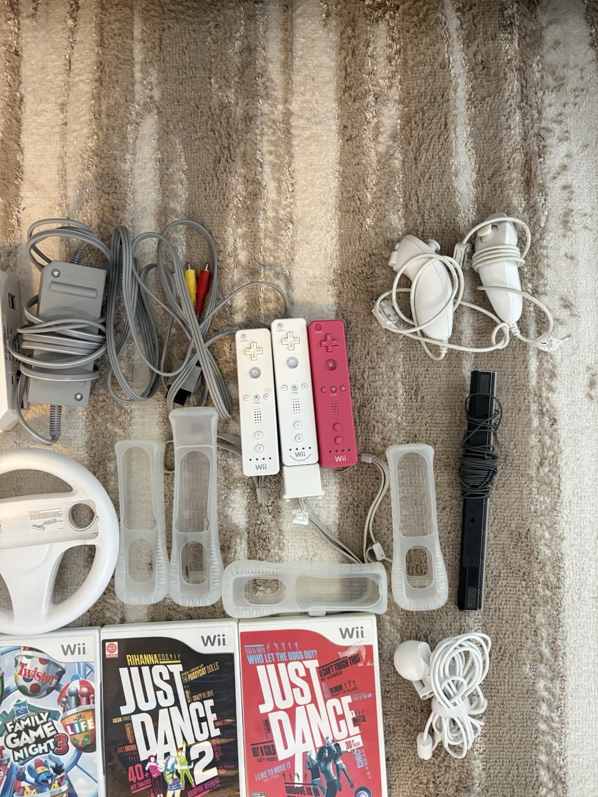 Nintendo Wii Console Bundle Complete + Extra Accessories + 7 Wii Games