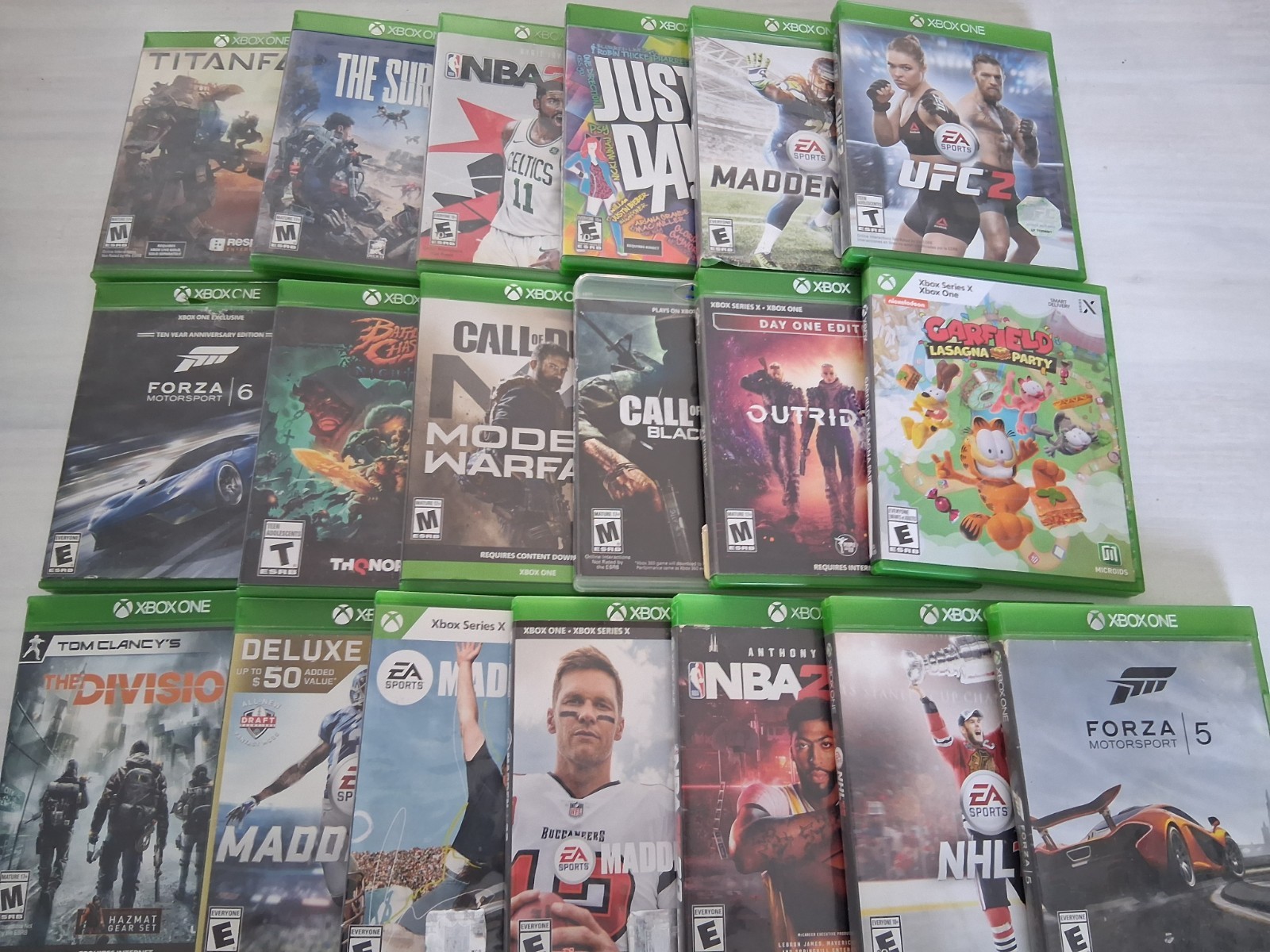 Xbox console and 30+ games and accessories bundle!! L👀k!!