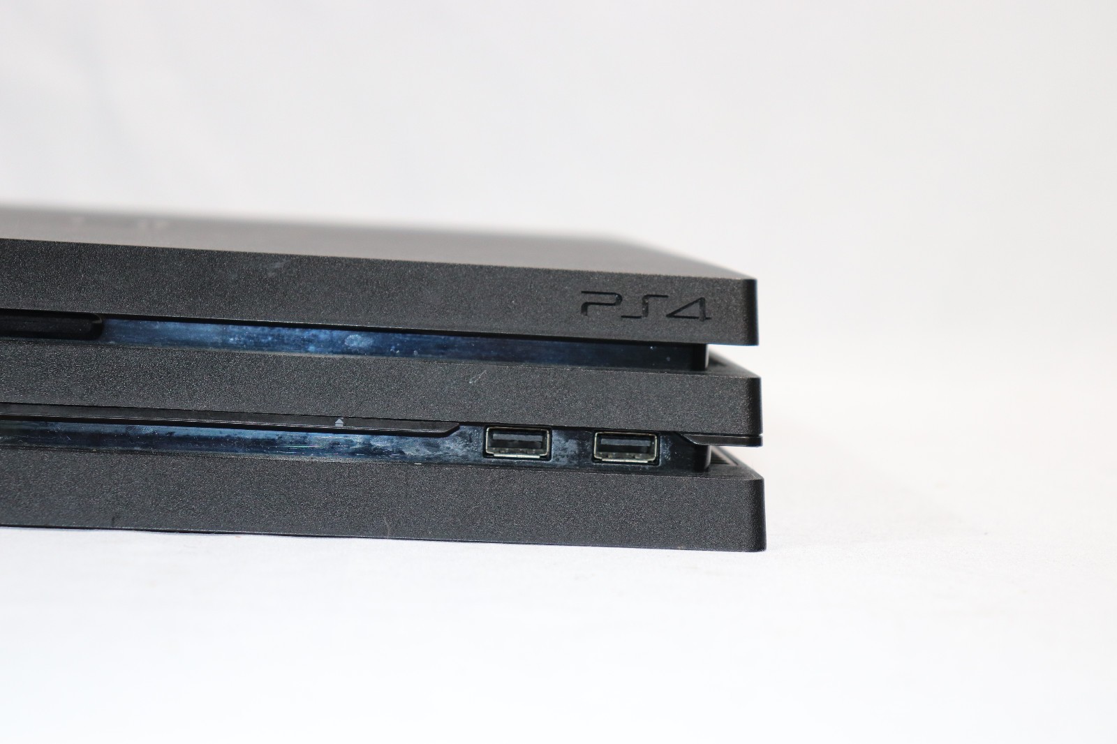 Sony PlayStation 4 Pro 1TB Console Only-Parts Or Repair BAD HDMI PORT