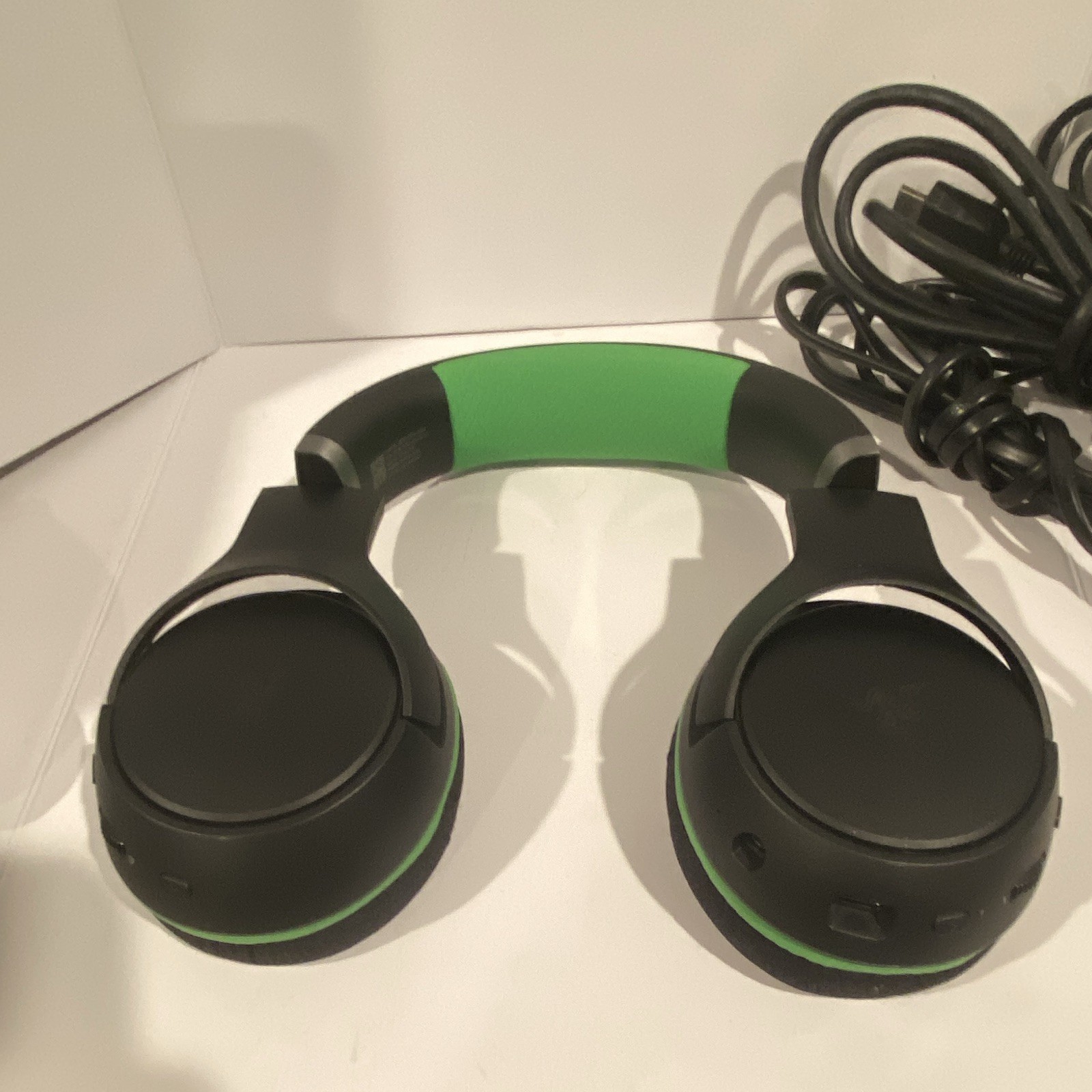 Microsoft Xbox Series S 512GB White Console Bundle Controller Headset 1440p
