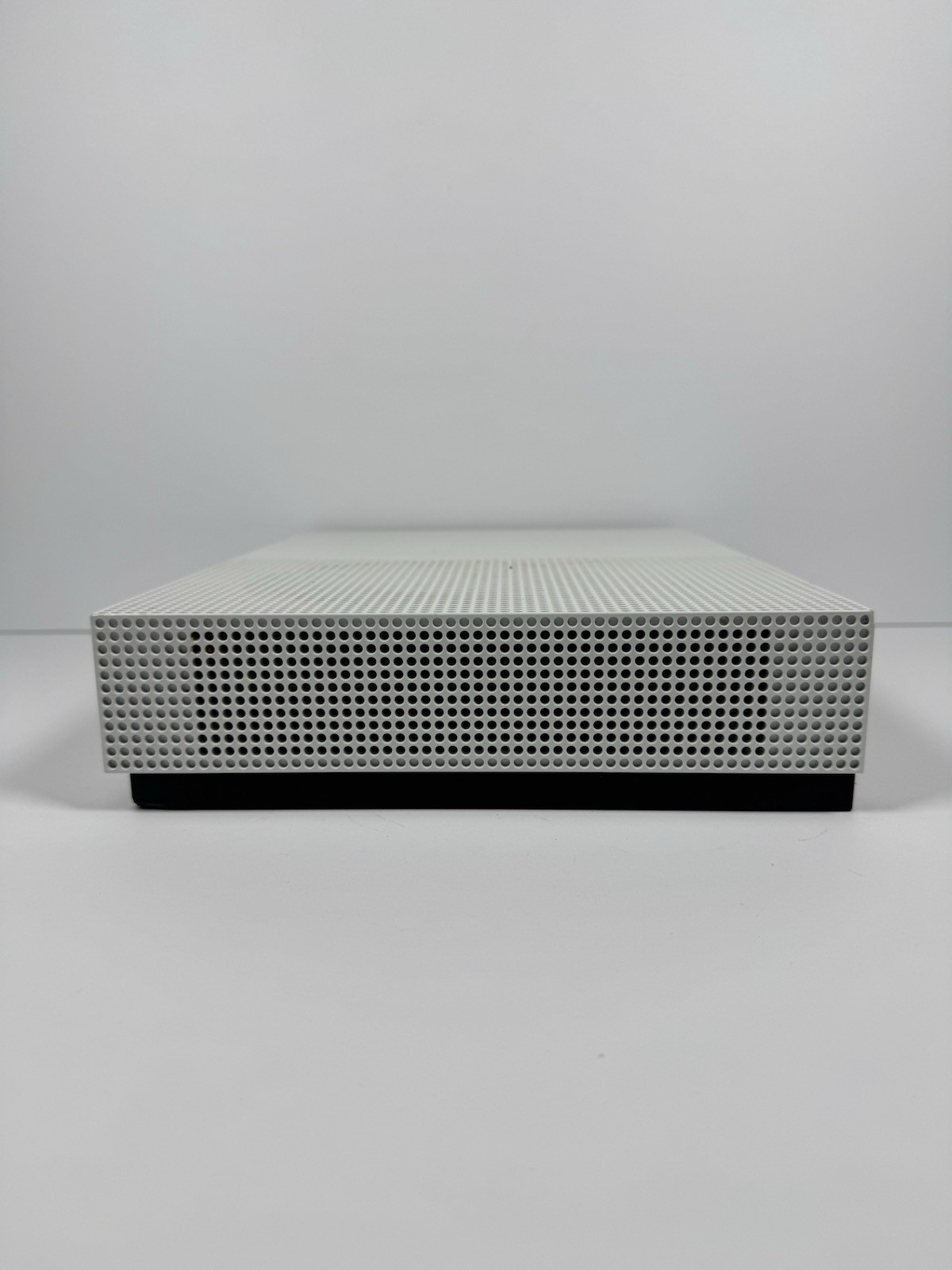 Microsoft Xbox One S White Console 1TB – Controller + Cables