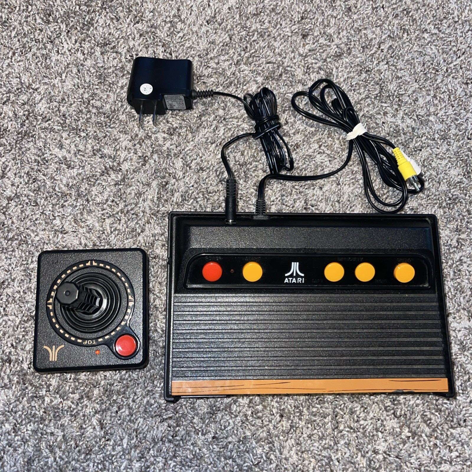 Atari Flashback 7 Classic Game Console 101 Built-in Games + Original Joysticks