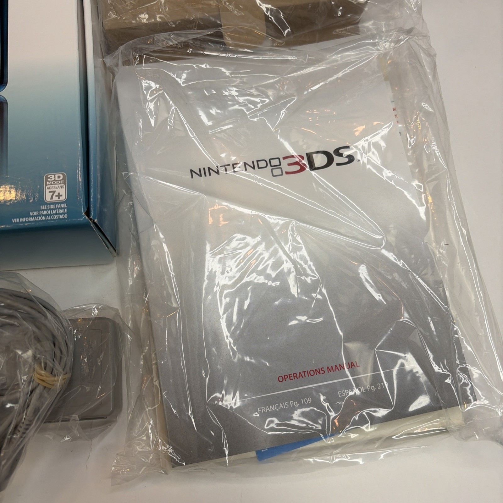 Nintendo 3DS Handheld System (CIB) – Aqua Blue US Model Complete In Box CIB