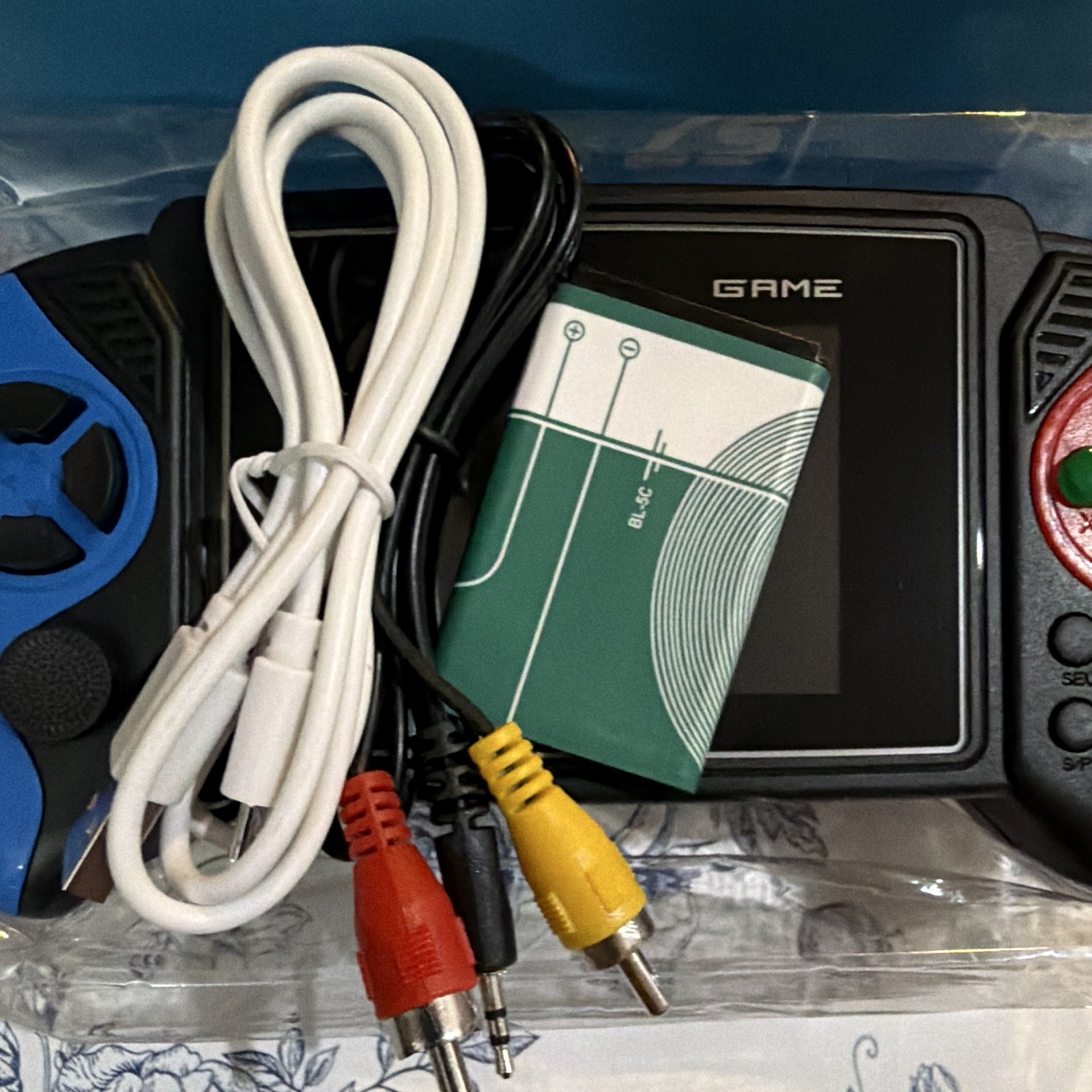 S7 Game Box Handheld System w/ Built-In Games, Composite RCA AV Cables